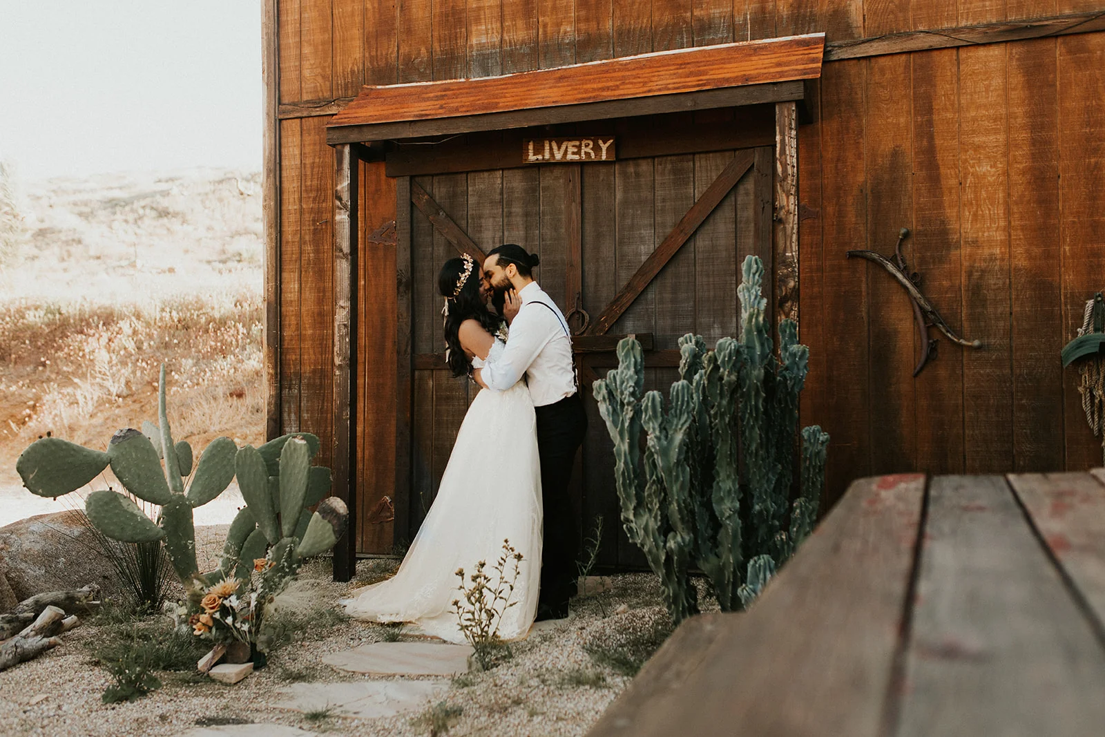 Joshua_Tree_Elopement_Hannah_Alena_Photography-97.jpg