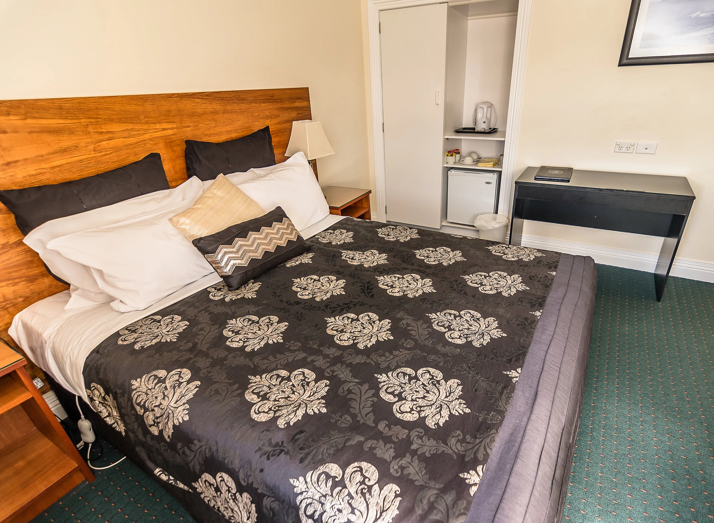 Stanley Hotel & Apartments in Stanley Tasmania