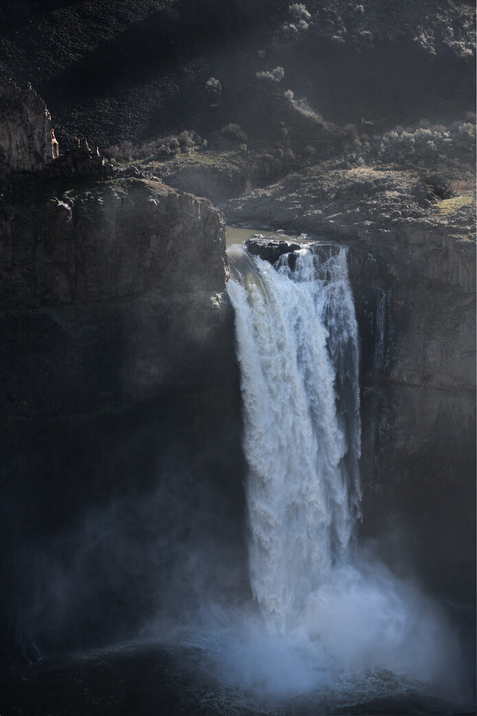 Palouse Falls in the early morning sun