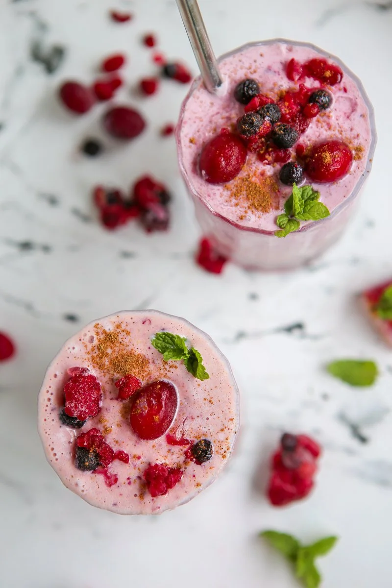 Overhead Straw in top smoothie.jpg