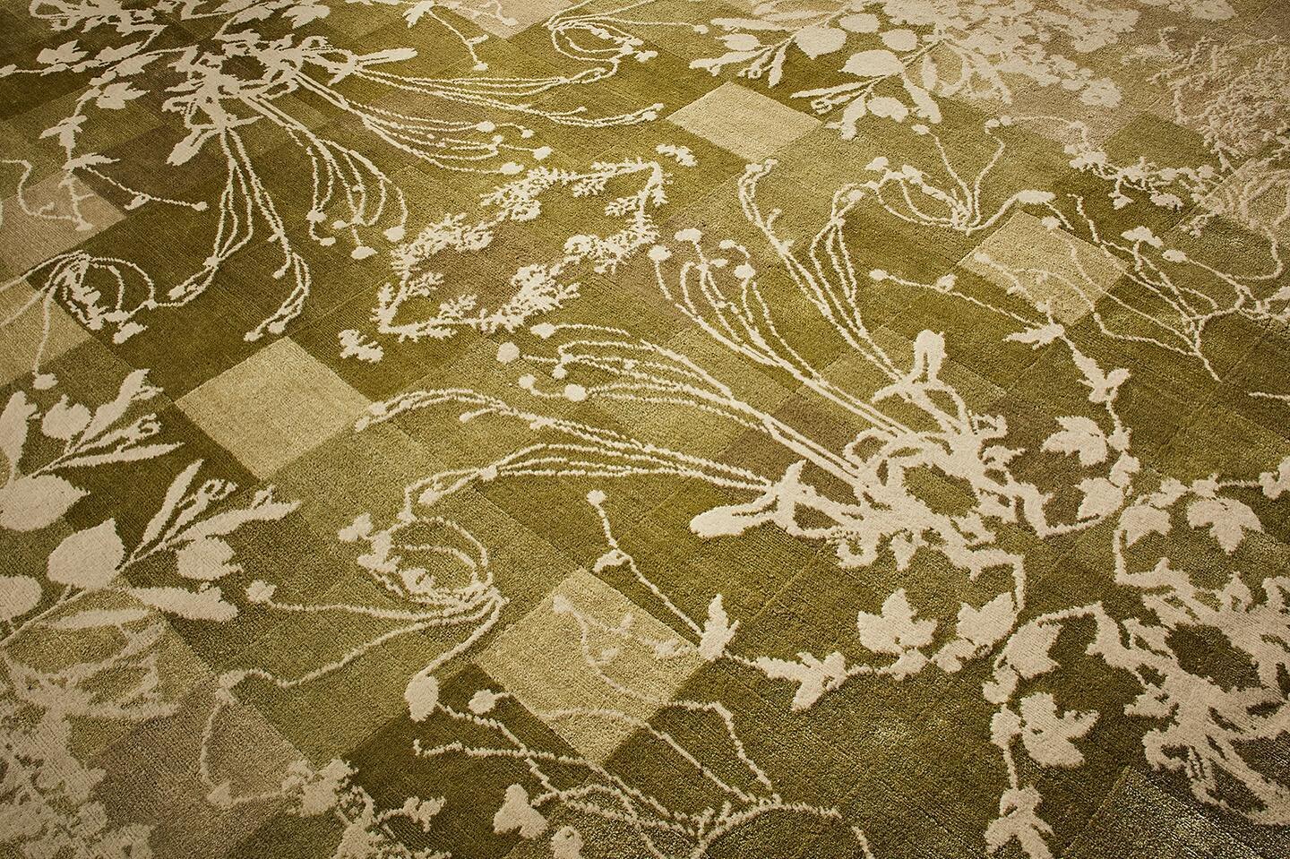 Our #BotanicalRugs for @lamanufacturecogolinofficiel. 

This one in the colour Moss 🪨