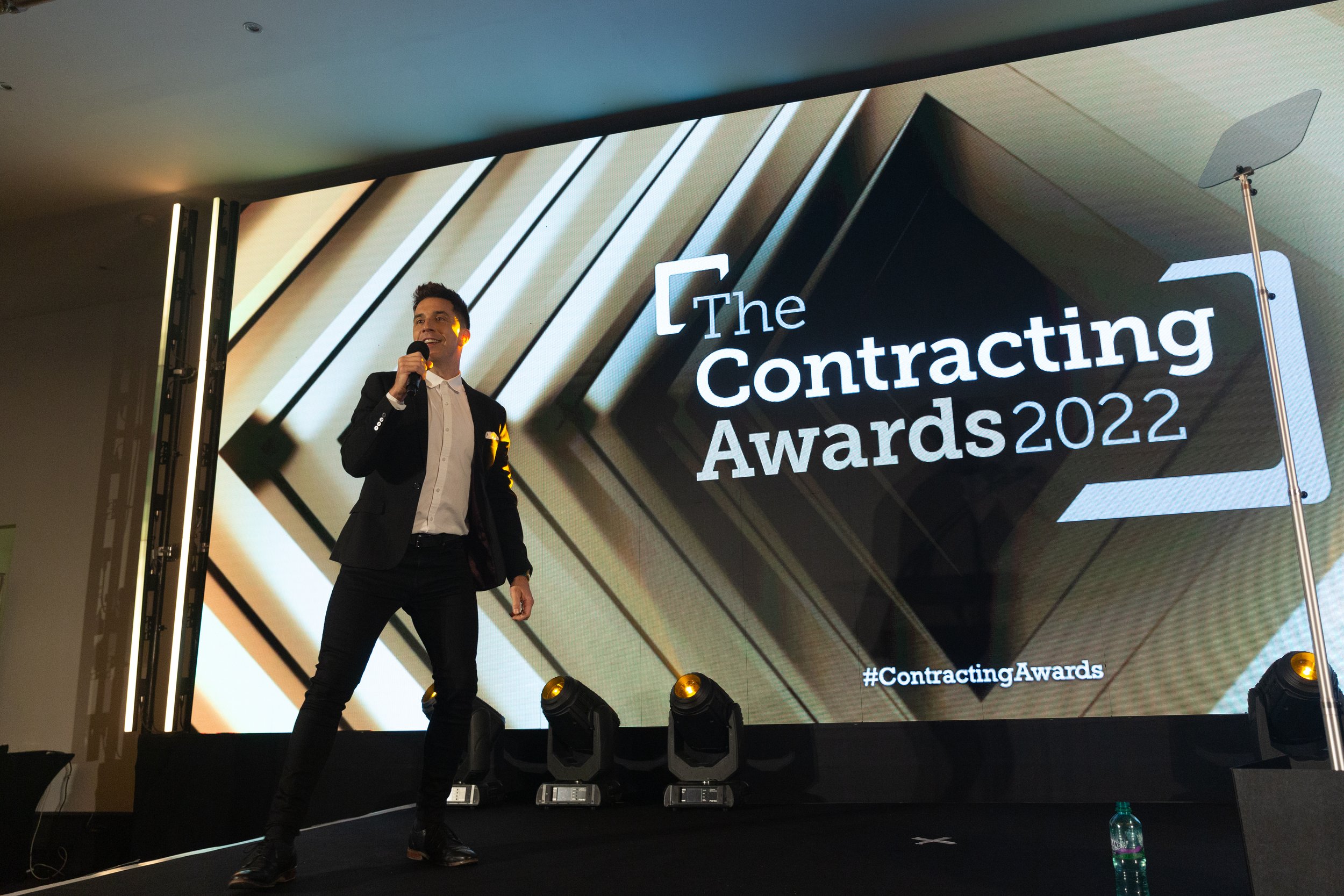 CONTRACTING_AWARDS_160.jpg