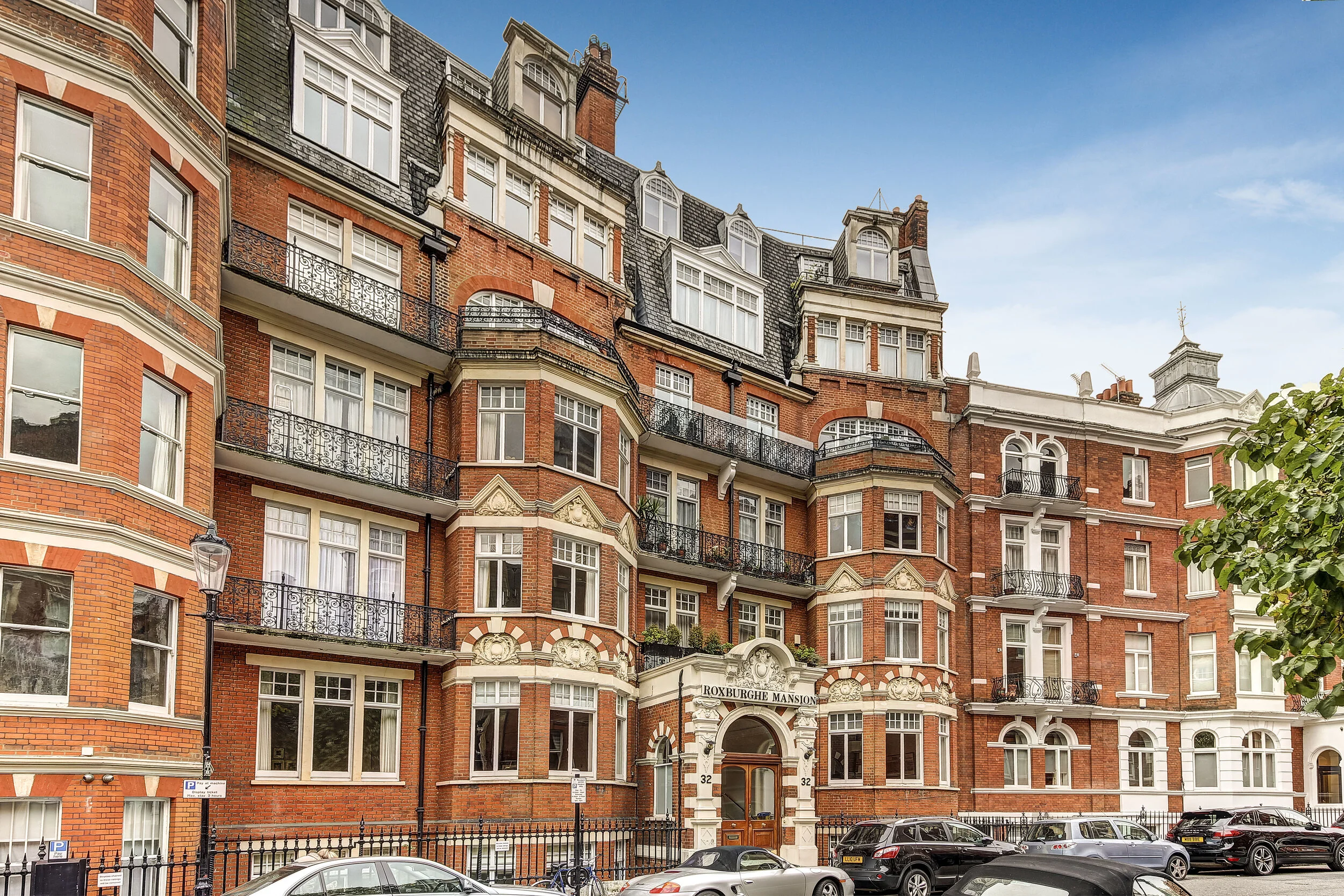 Kensington Court - Sparking a new style of architecture in London