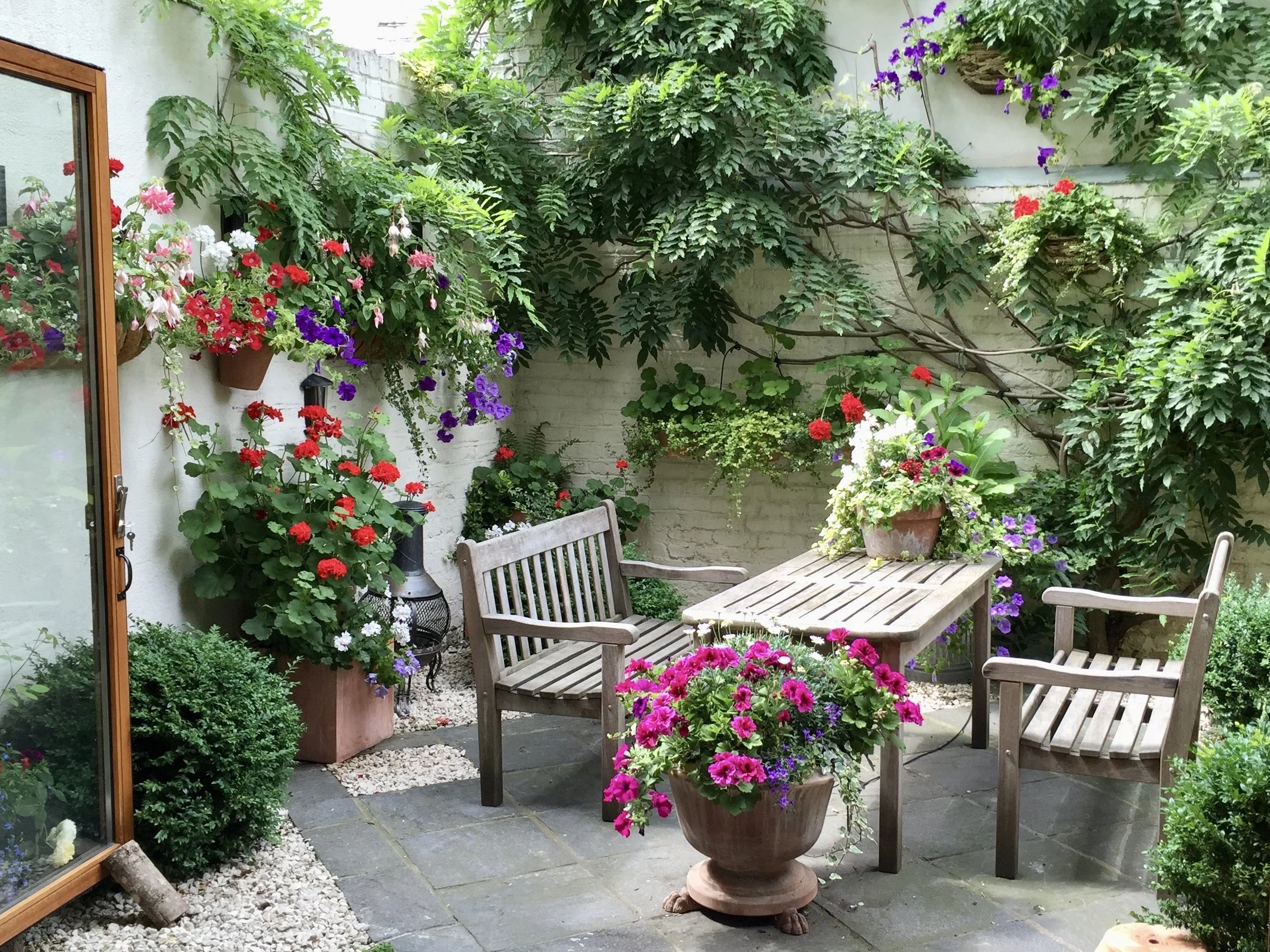 A brilliant result on the sale of this superb house in First Street