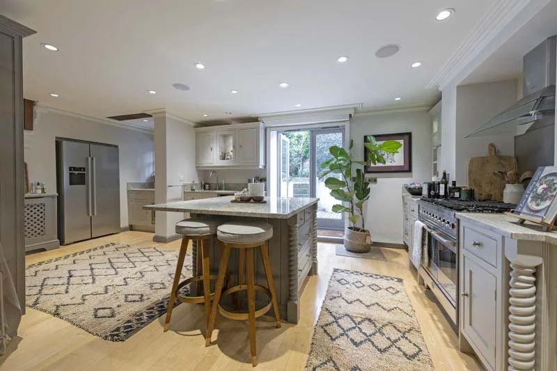 8 Launceston Pl Kit 2.jpg