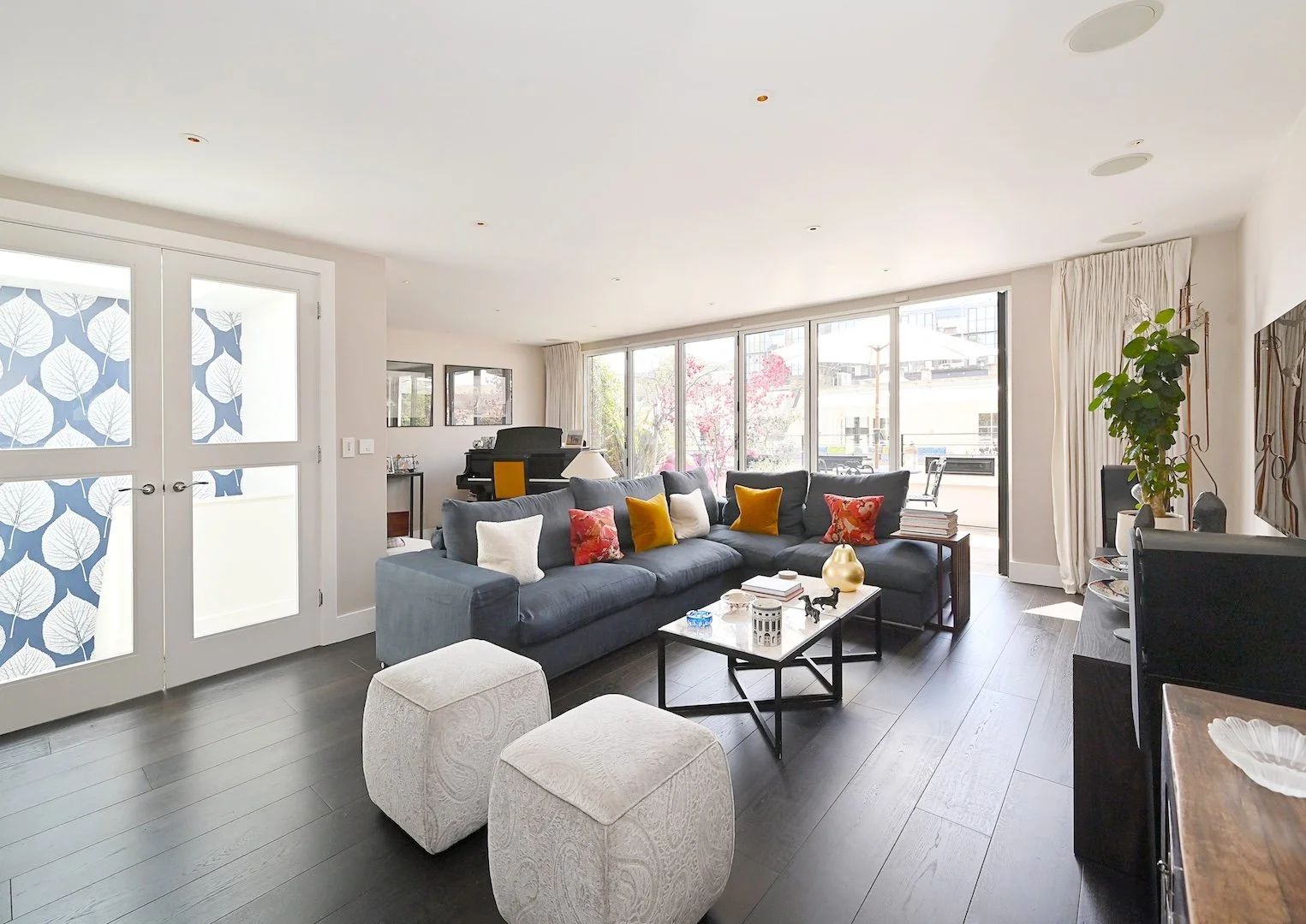 57 Princes Gate Mews7 living room copy.jpg