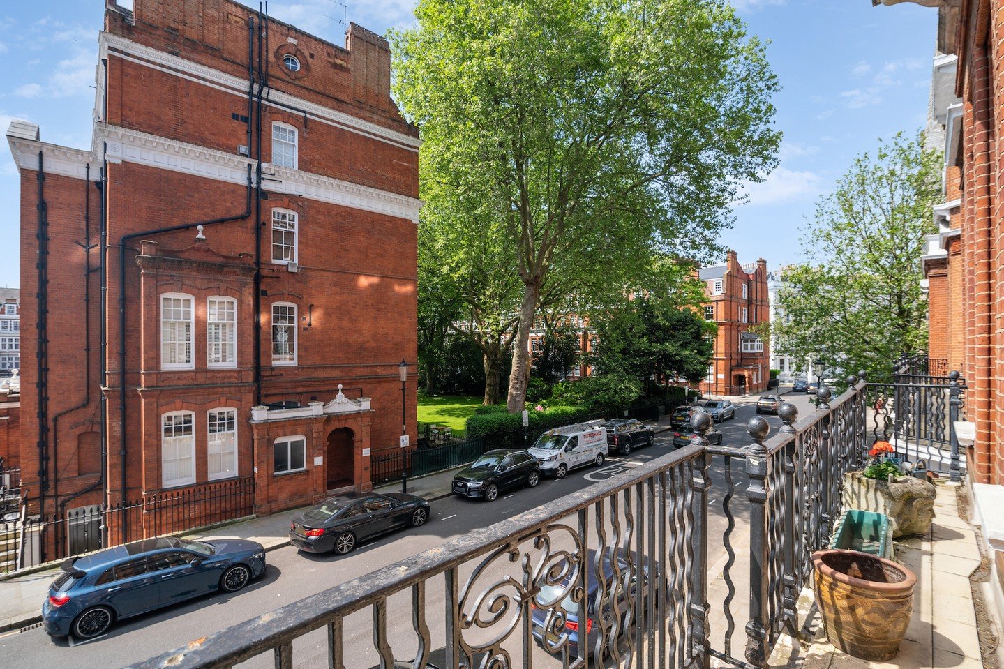Recent Acquisition - Cranley Gardens
We are thrilled to have recently acquired this gorgeous first floor flat in one of South Kensington's best streets, Cranley Gardens.
A top drawer home, it has two double bedrooms, two balconies high ceilings and a
