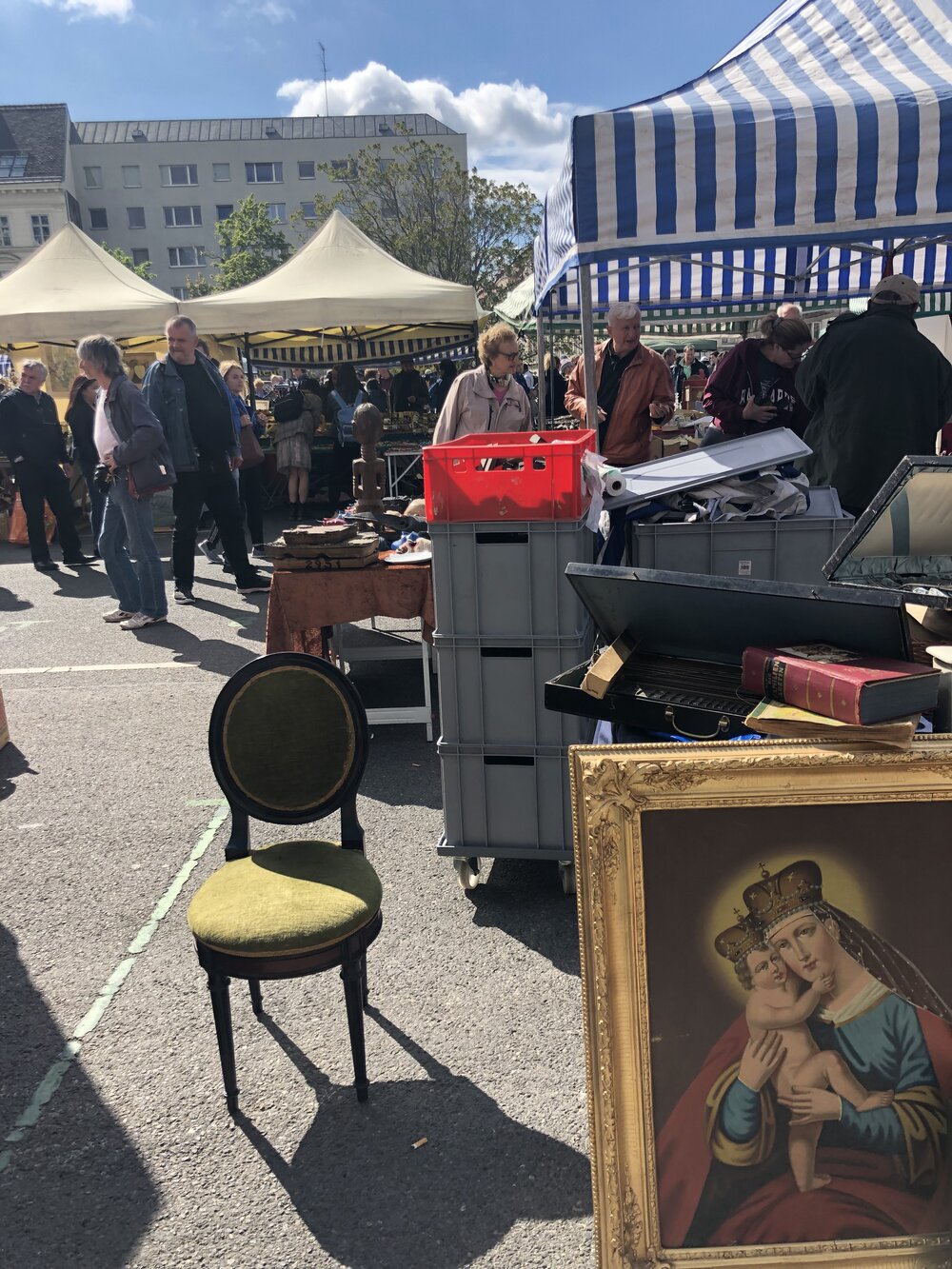 Oh hello beauty, Vienna (flea market), April 2019