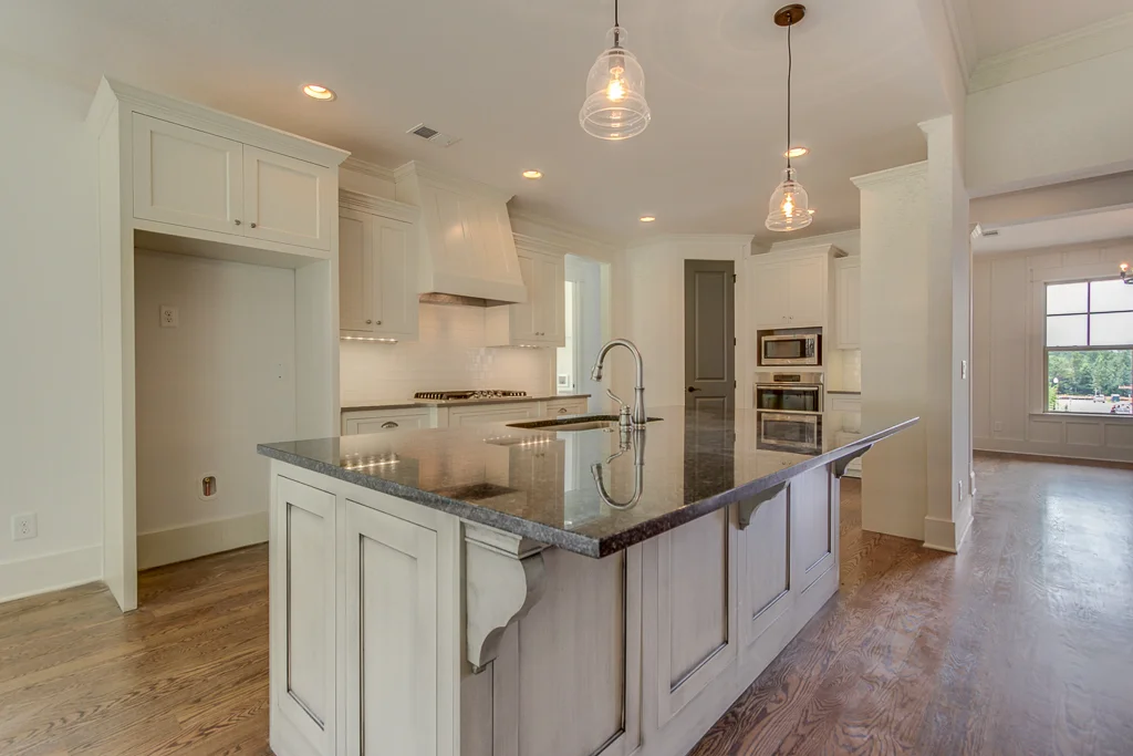 IMG_3314_5_6_7_8_9Real-Estate19.jpg