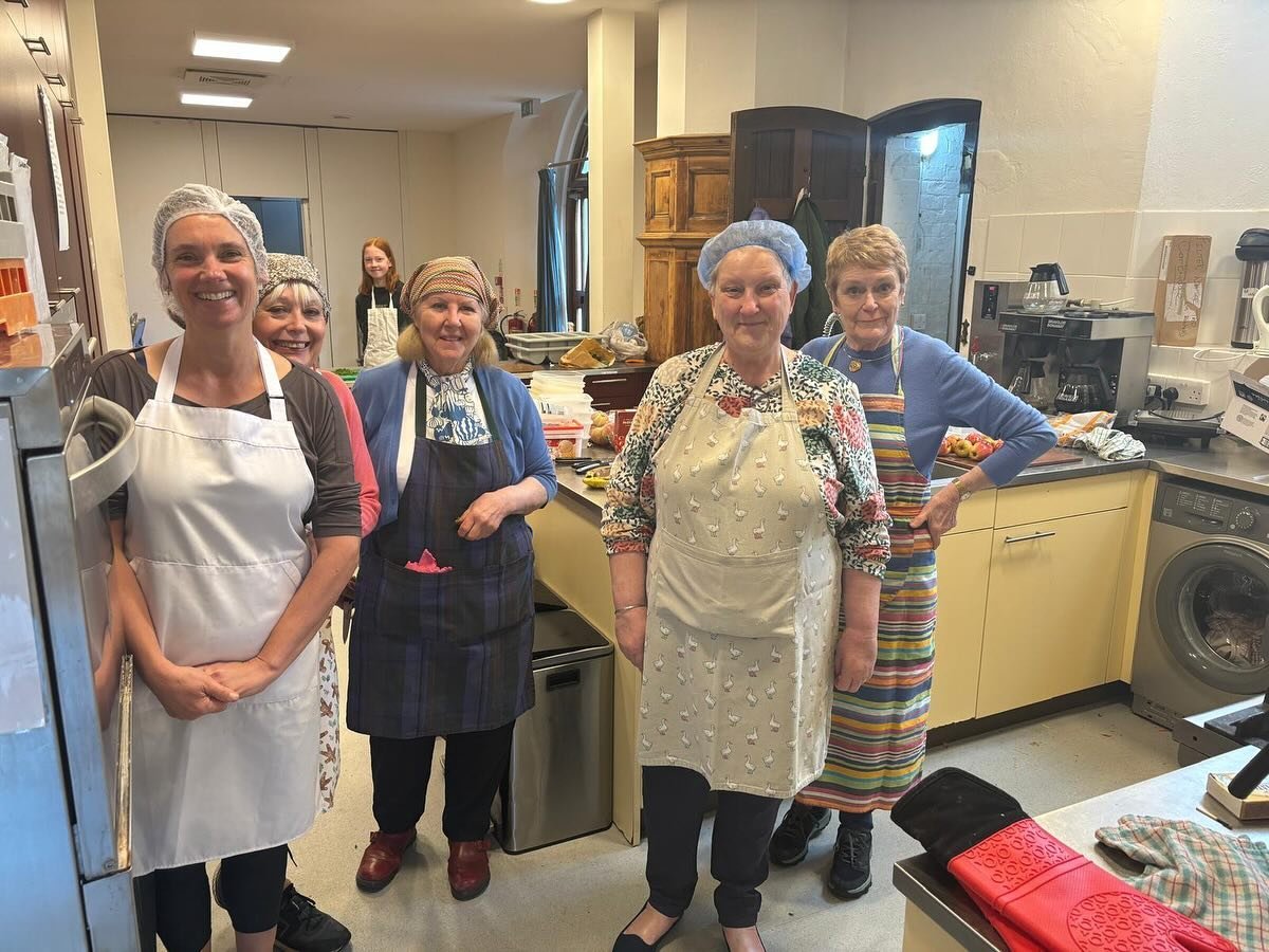 The Community Lunch Team are busy preparing bangers &amp; mash for 40 guests in our local community today - plus fruit crumble for pudding. Yum&hellip;. #church #community #churchcommunity #communitylunch #sw18 #southfields #wandsworth #localchurch #