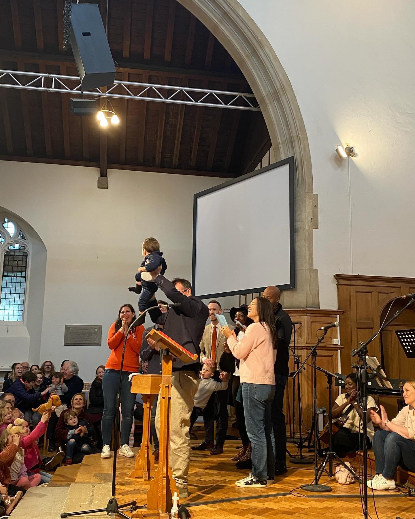 A joyful celebration as we baptised a new member of the church family this morning!
#church #churchofengland #dioceseofsouthwark #familyworship #baptism #churchcelebration #sw18 #southfields #wandsworth