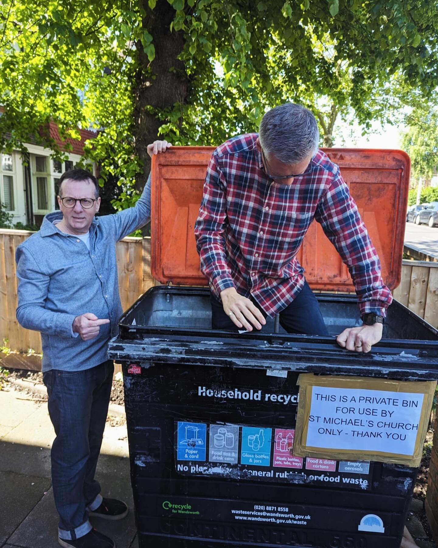 The things they don&rsquo;t mention in a vicar&rsquo;s job description&hellip;
#church #vicar #churchofengland #dioceseofsouthwark #sw18 #southfields #wandsworth #recycling