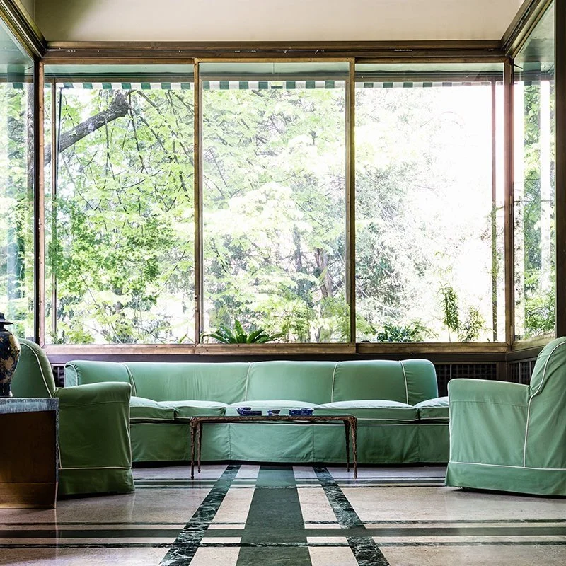 Between Classicism and Modernity