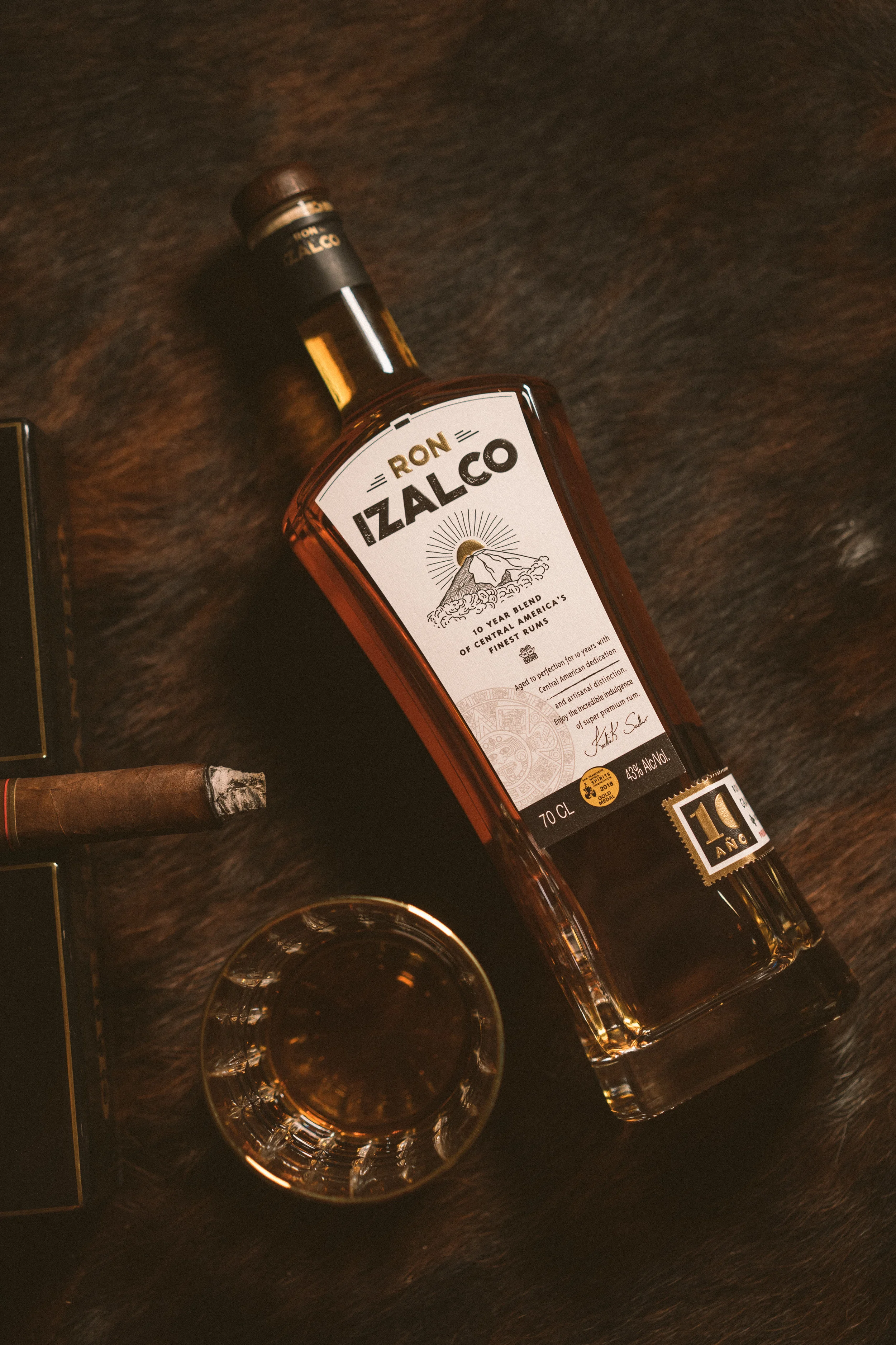 0065_Ron-Izalco-Lifestyle.jpg