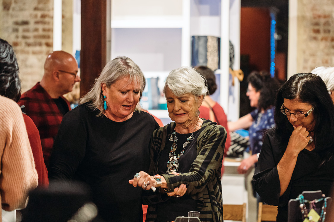 silverjewelryshow-181_44262215670_o.jpg