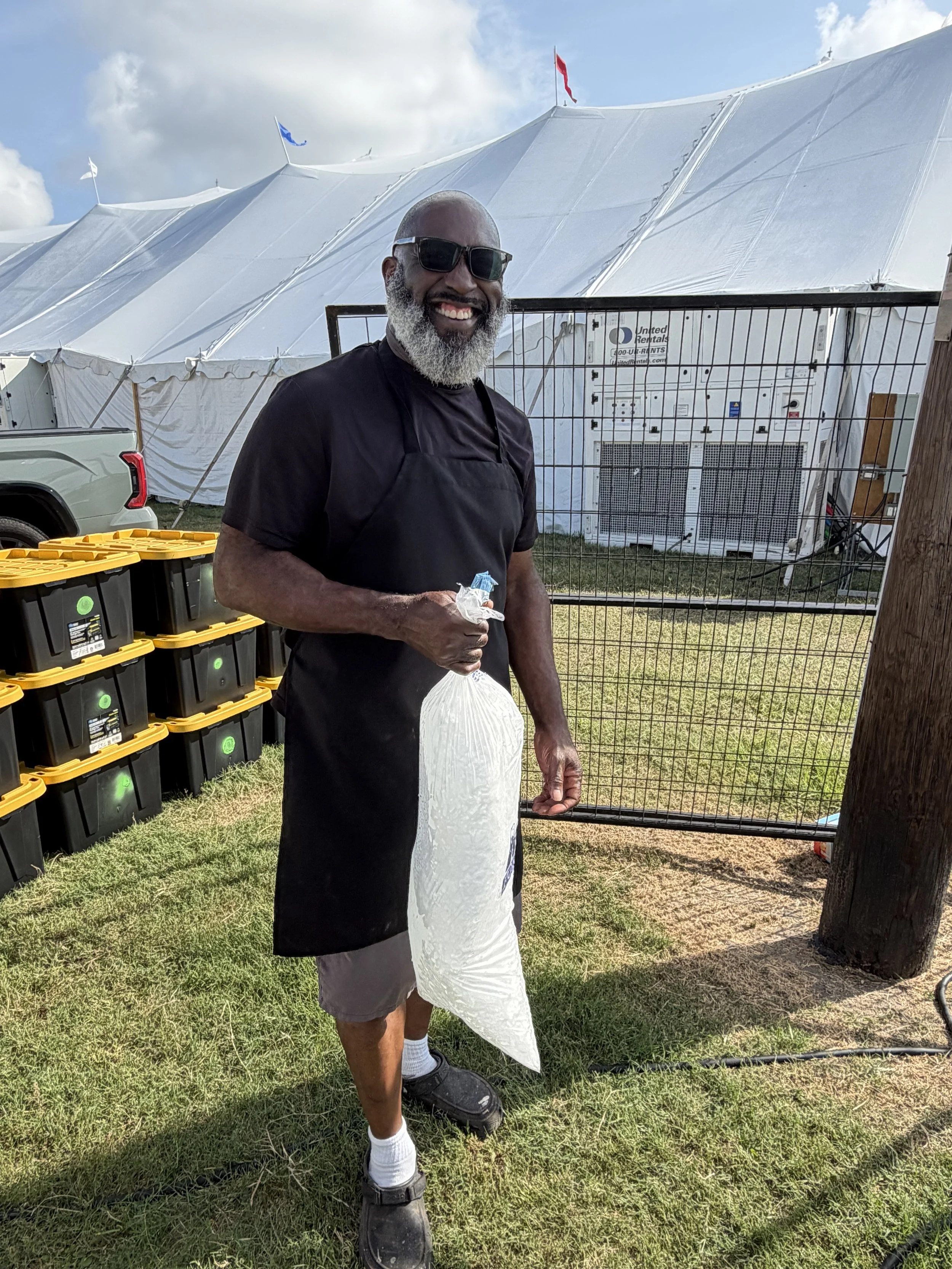 Vendor with Ice 3.jpg