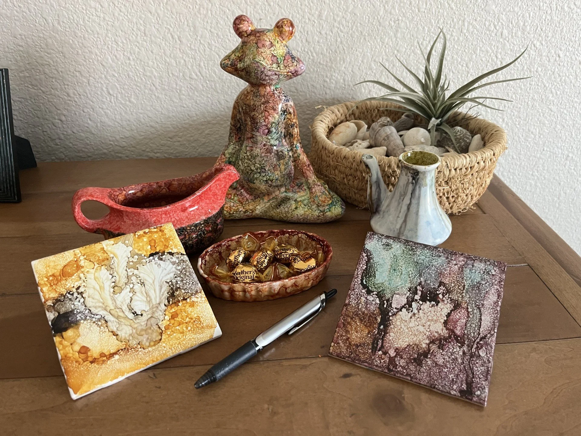 Alcohol ink with pen and candies.jpg