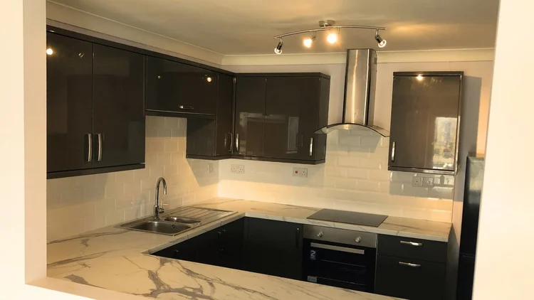 U shaped kitchen