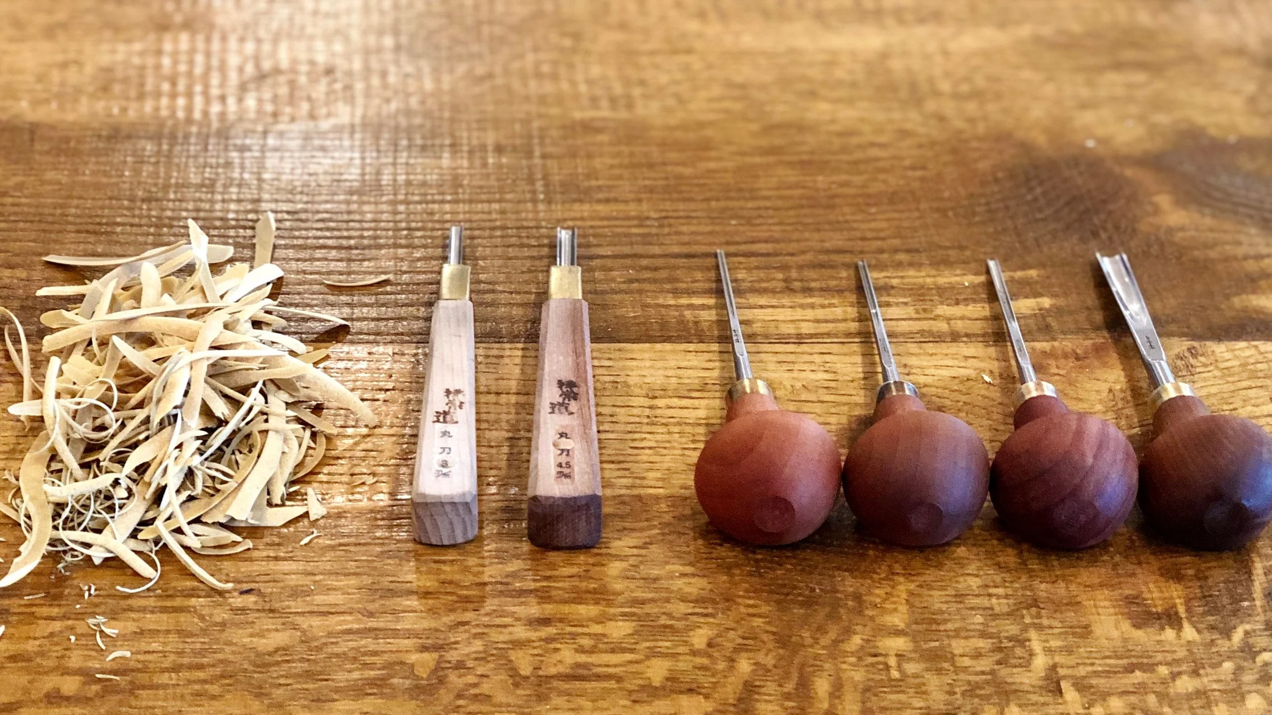 Carving knives
