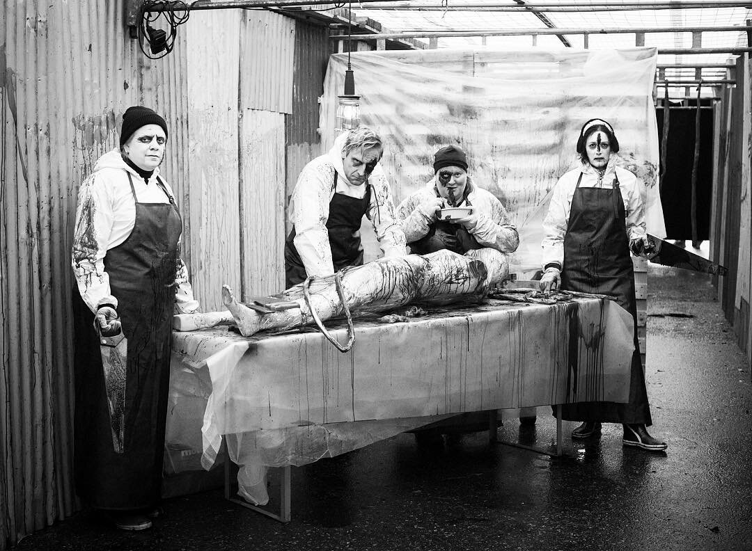 Here's a happy team of professionals preparing your Sunday roast in the meat packing district! 🔪🖤🥩 #organic #cleaneating #healthylifestyle #afterdarkhelsinki #teurastamo #hauntedhouse #horror