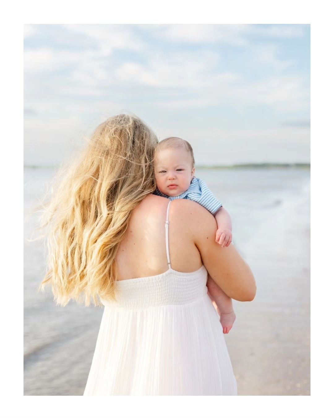 Summer is winding down, so never a better time to finally share some of my favorite beach sessions from June. Edisto sessions have quickly become some of my favorites 🤍🌊 Don't forget to check my website for seasonal session offerings www.rebeccajud