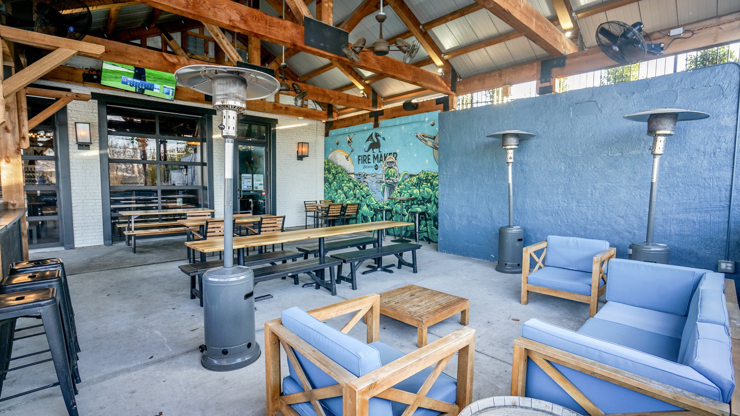 Taproom - Covered Patio.jpg