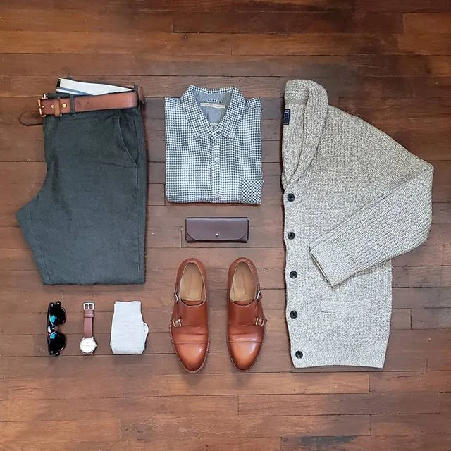 Highs in the low 50s today, but it looks like more snow is on the way to end the week.
Pants x @jcrew
Shirt x @niftygenius 
Cardigan x @abercrombie 
Shoes x @beckettsimonon 
Belt x @corterleather 
Socks x @uniqlousa 
Watch x @orientwatch 
Sunglasses 
