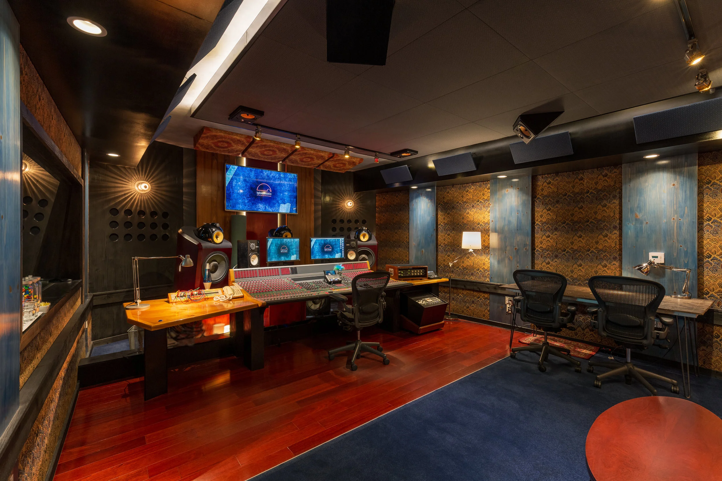 01_M_IglooMusicStudios_Control_Room_E.gb.jpg