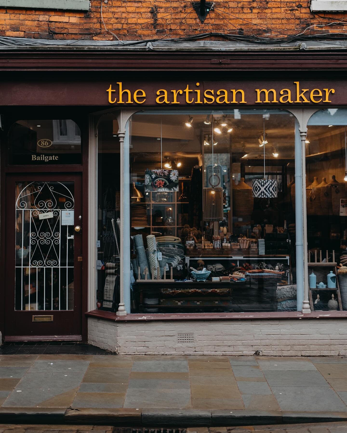 My FAVOURITE shop in Lincoln is The Artisan Maker, situated in Lincoln&rsquo;s historic Bailgate area. It&rsquo;s chock full of texture, layers &amp; colour. 

It&rsquo;s a real treat for the eyes - so I dropped in to capture a few shots. Photographi