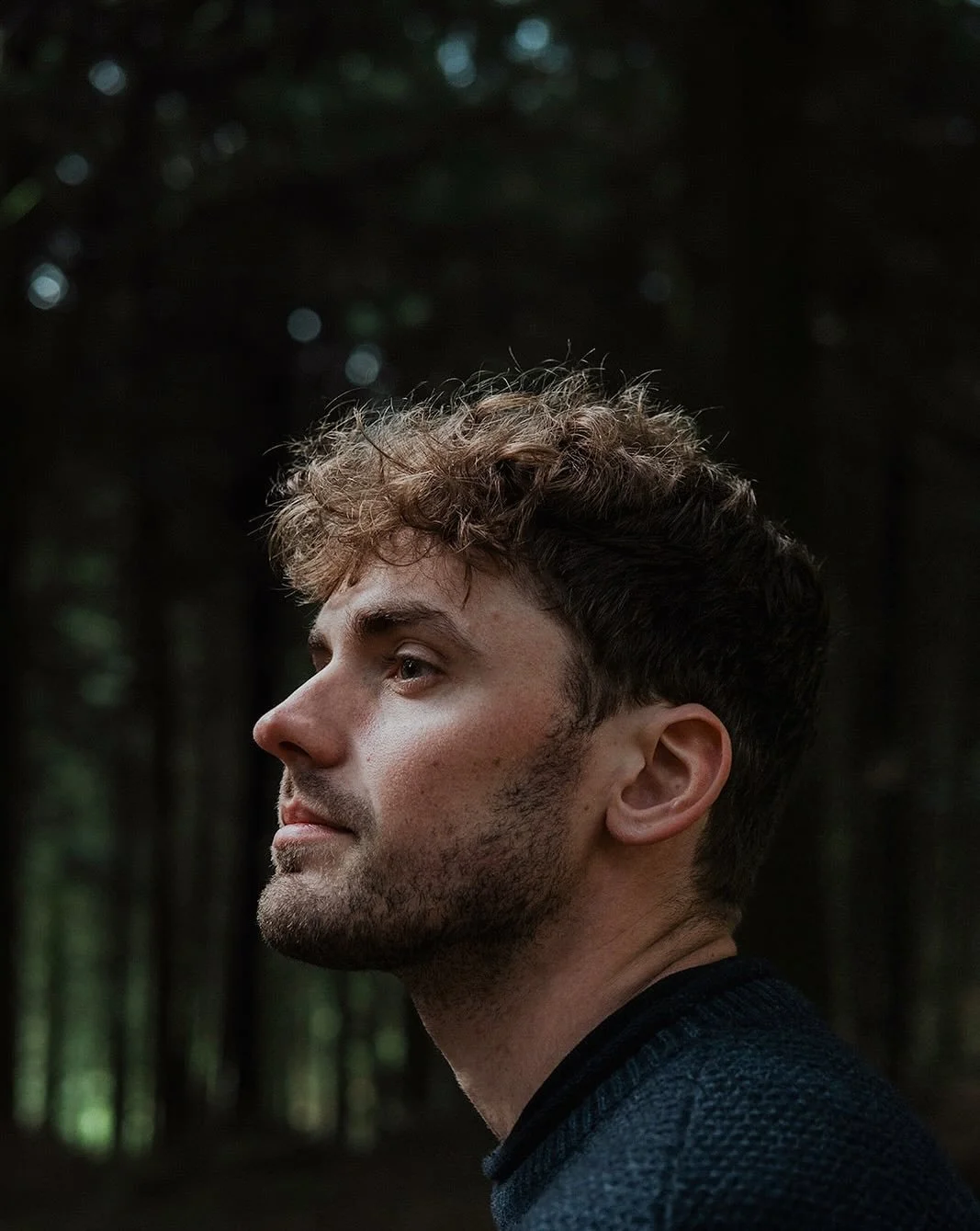 Luke | Cornwall, April 2025 
@luke_paulley 
#modernoutdoors #portrait #lookslikefilm #paperjournalmag
