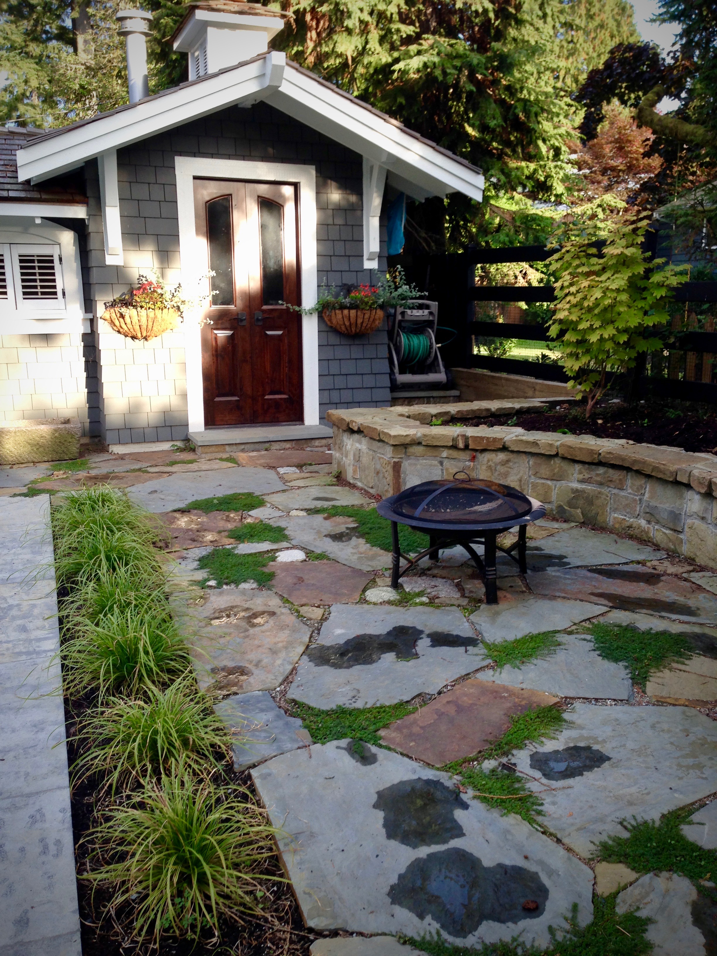 AFTER: North Vancouver poolside flagstone patio