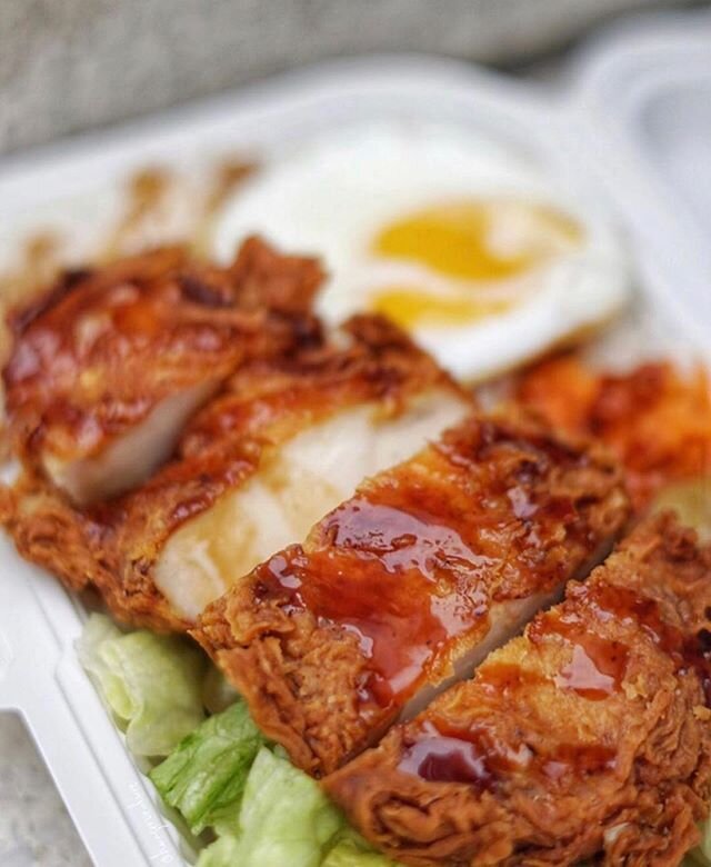 Who wants a treat like our rice bowls?
(Fried chicken/smoked beef/fried tofu)
We&rsquo;re open at Riley park Farmers market till 2pm today! Come see us here and grab your food, shoot local too! Can&rsquo;t wait to see y&rsquo;all!
...
This epic shot 
