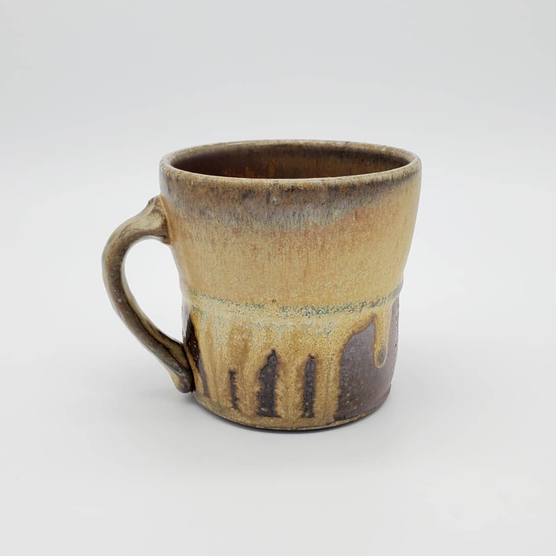 Drippy mug from the #rosecreekpottery wood soda kiln

------------

#mugshotmonday #ceramics #clay #pottery #yellow #mug #stoneware #sodafired #woodfired #wheelthrown #cup  #madebyhand #handmadepottery #madeinathensga #womenwhowoodfire