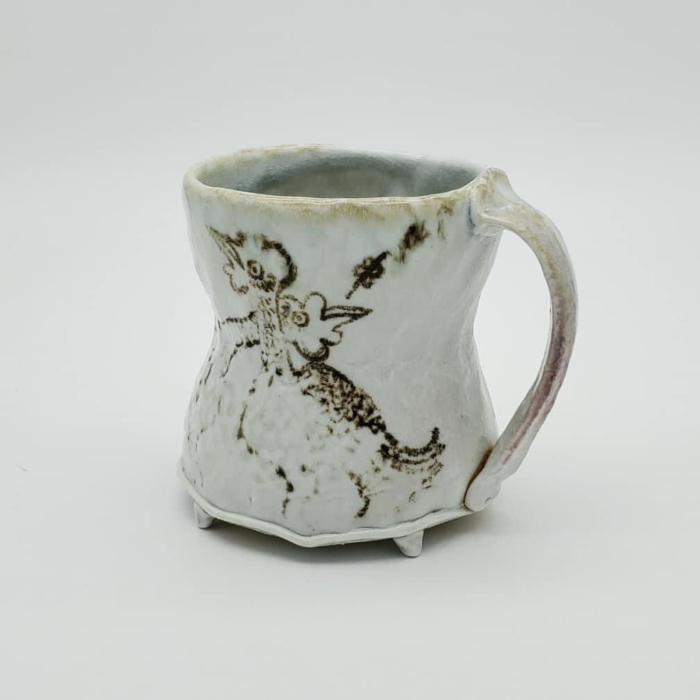 Porcelain mug with celadon liner, fired in the #rosecreekpottery wood soda kiln, 4 inches tall.

This week we are loading and firing this kiln again, so keep an eye out for fresh pots!

------------

#mugshotmonday #clay #pottery #cup #mug #porcelain