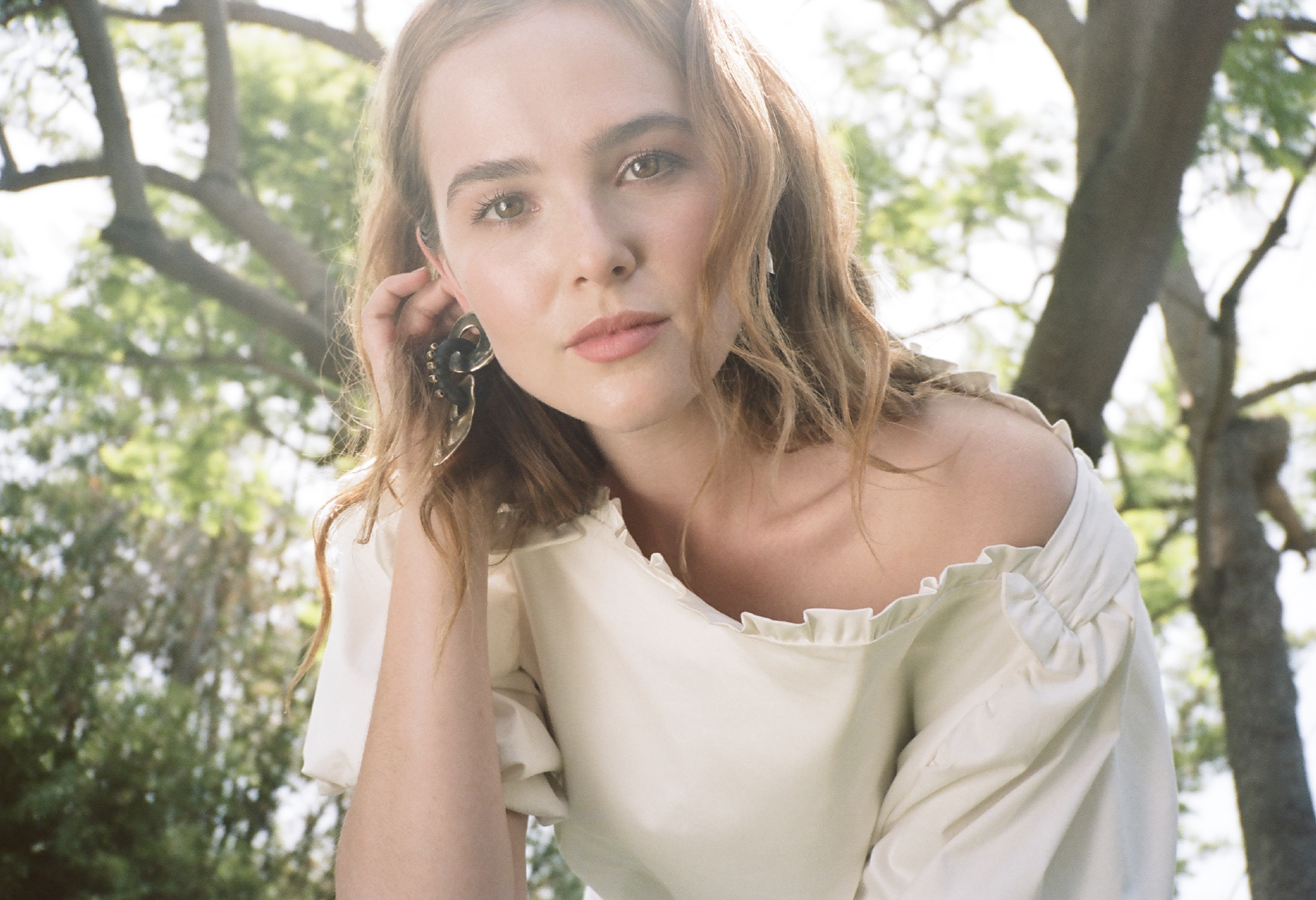 6.18.ZoeyDeutch-CarissaGallo.PNG