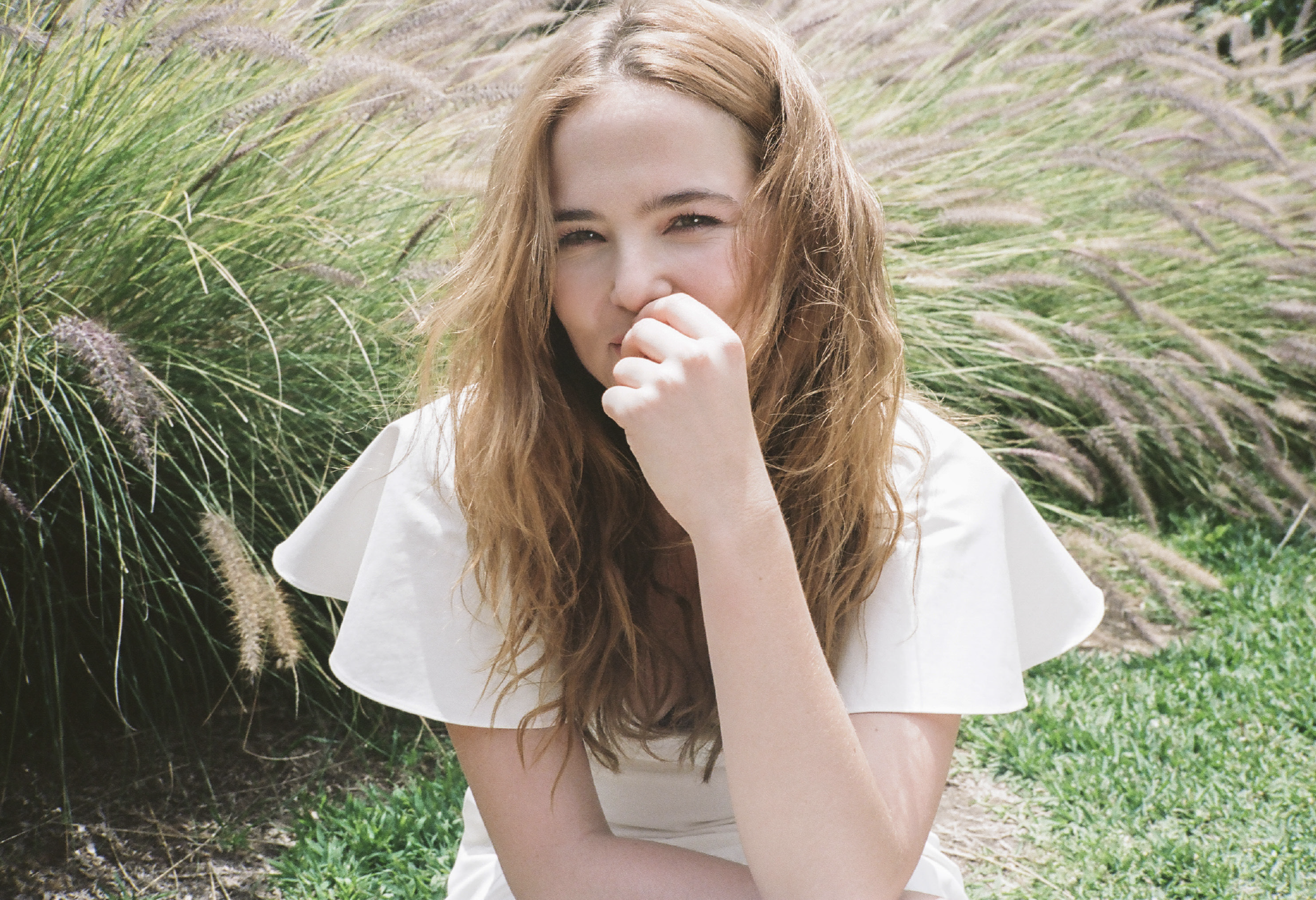 6.18.ZoeyDeutch-CarissaGallo5.PNG