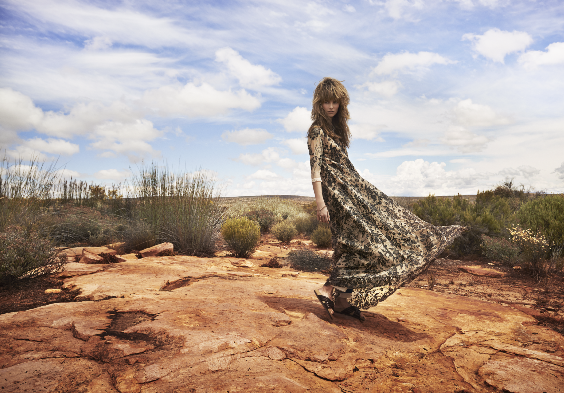 11.SS14TRAVELLERCHLOE-JamesMeakin7.PNG