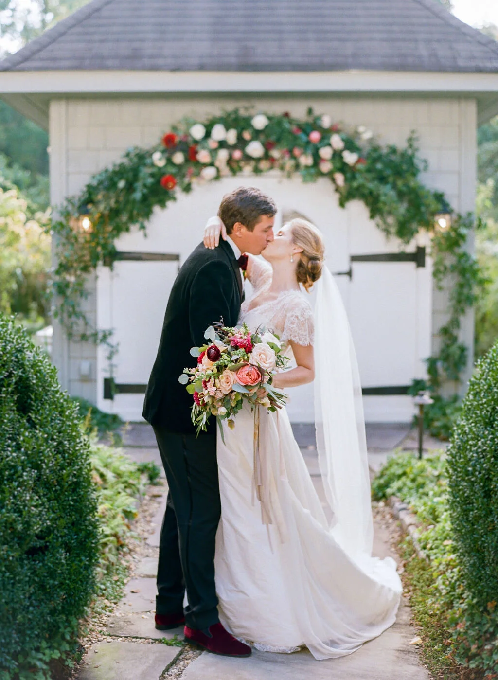 @perryvaile @floressenceflowers @oldedwardsevents.jpg