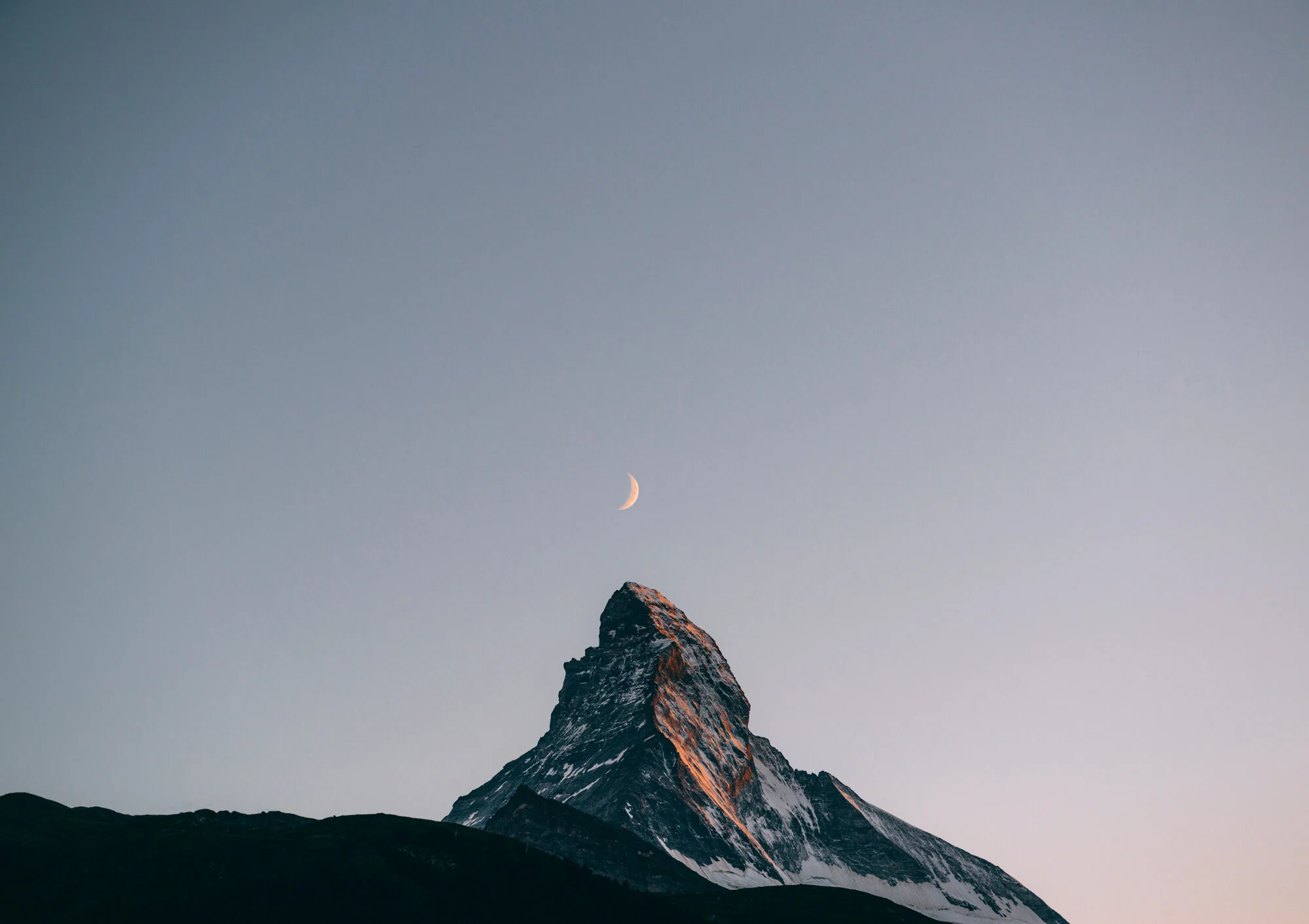 WEB-Matterhorn-And-The-Moon-Lola-Photography.jpg