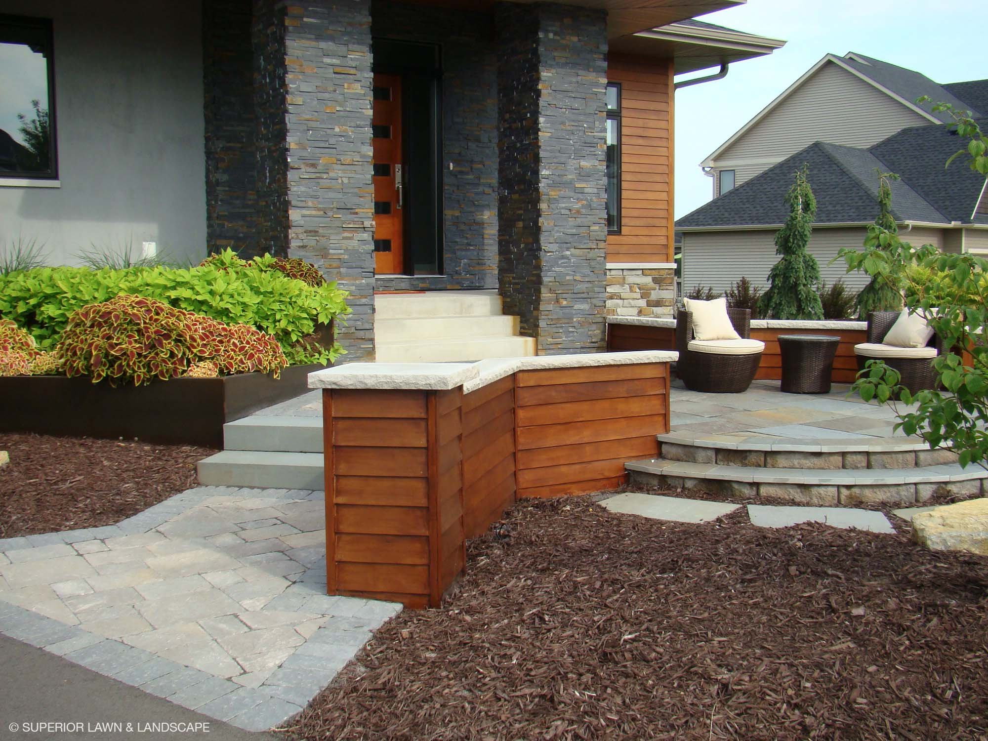 superior-lawn-landscape-front-entryways-022-modern-deco-stone-and-wood.jpg