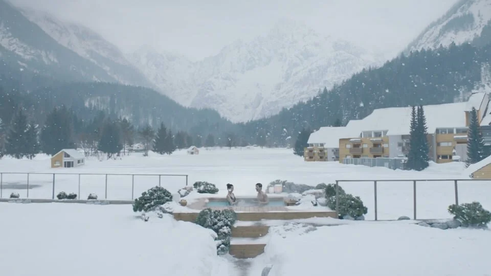 Booking.com - Travel Boldly