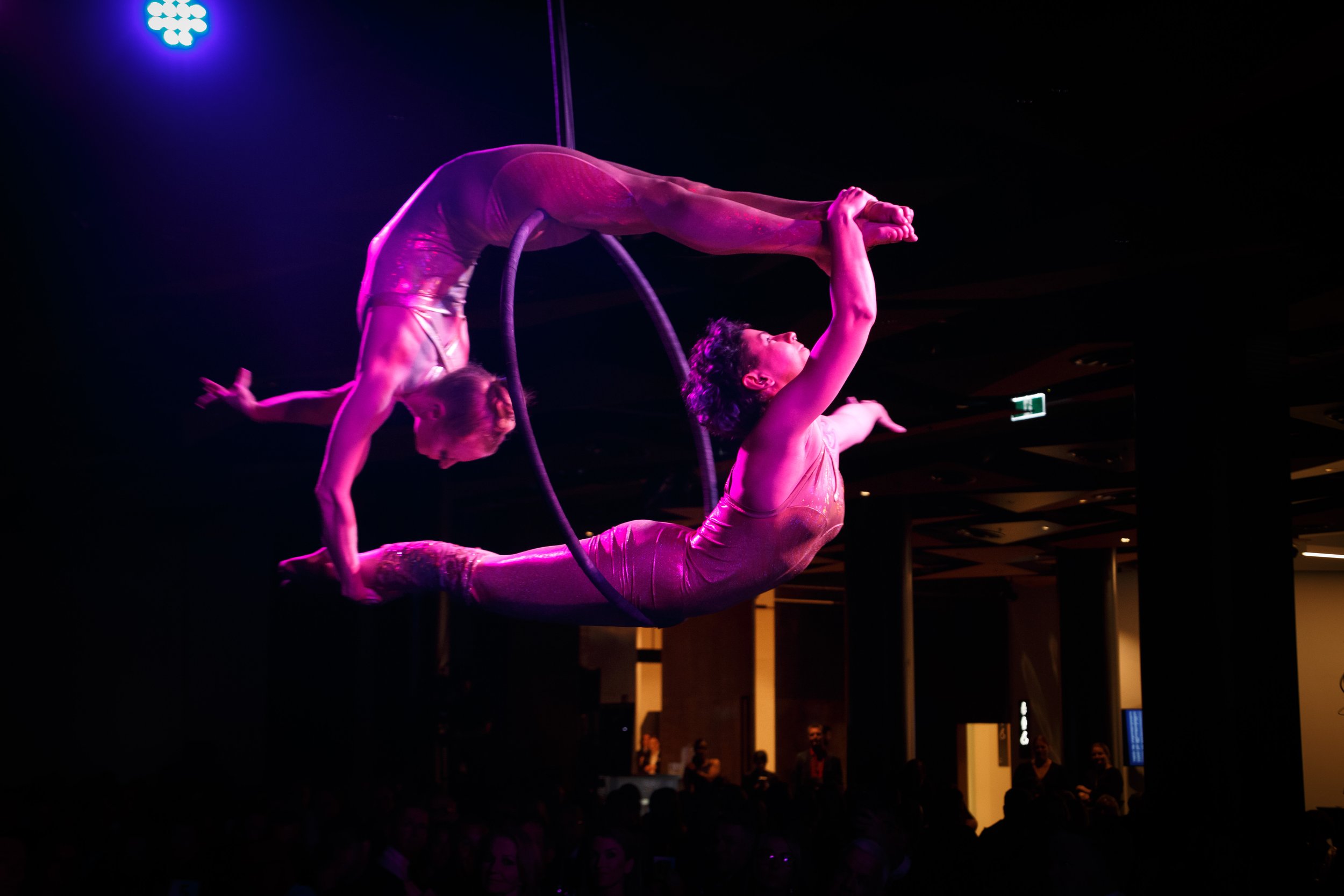 Entertaiment-acrobats--Food-Awards-2023-015.jpg