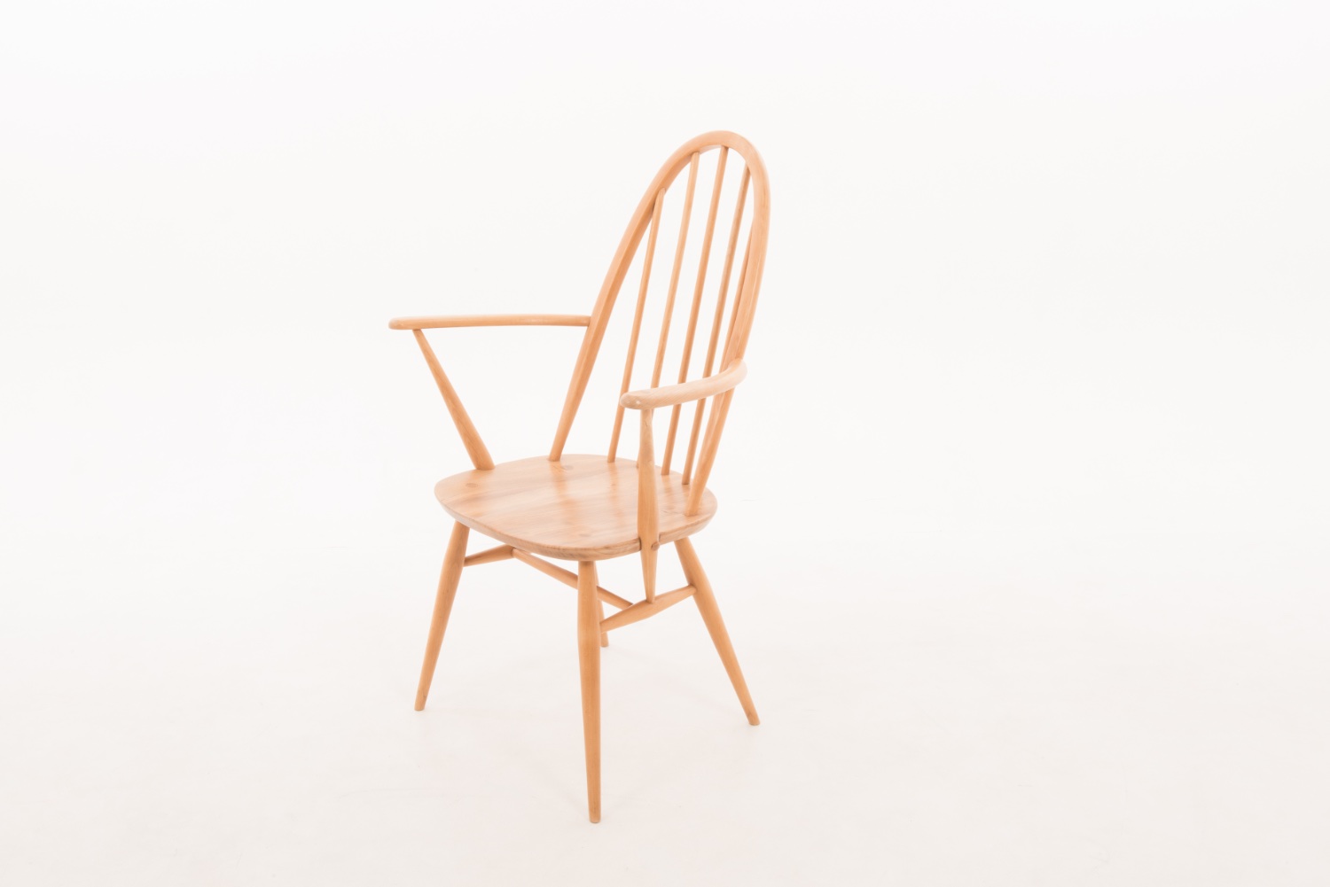 ercol-windsor-carver.jpg