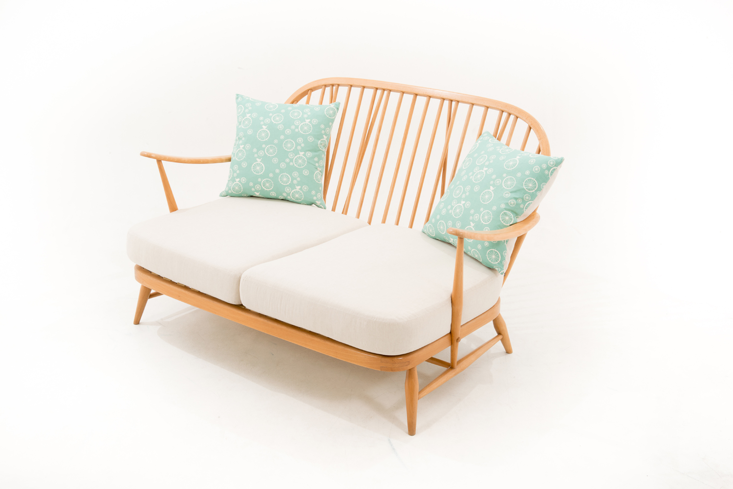 ercol-2seat-windsorsofa4.jpg