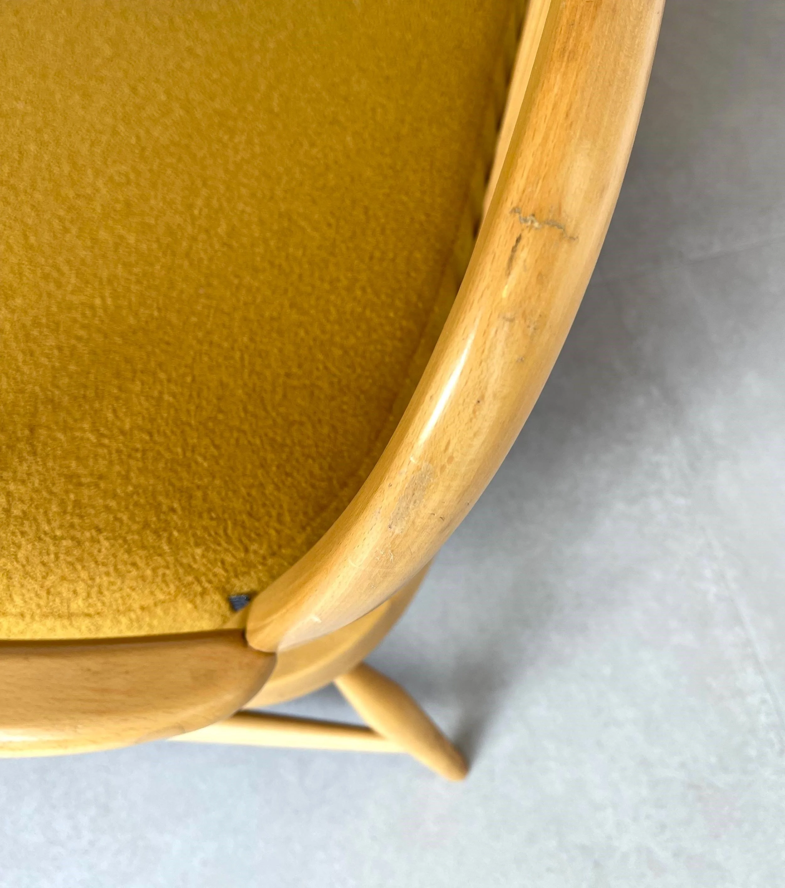 ercol 334-3 back split b.jpg