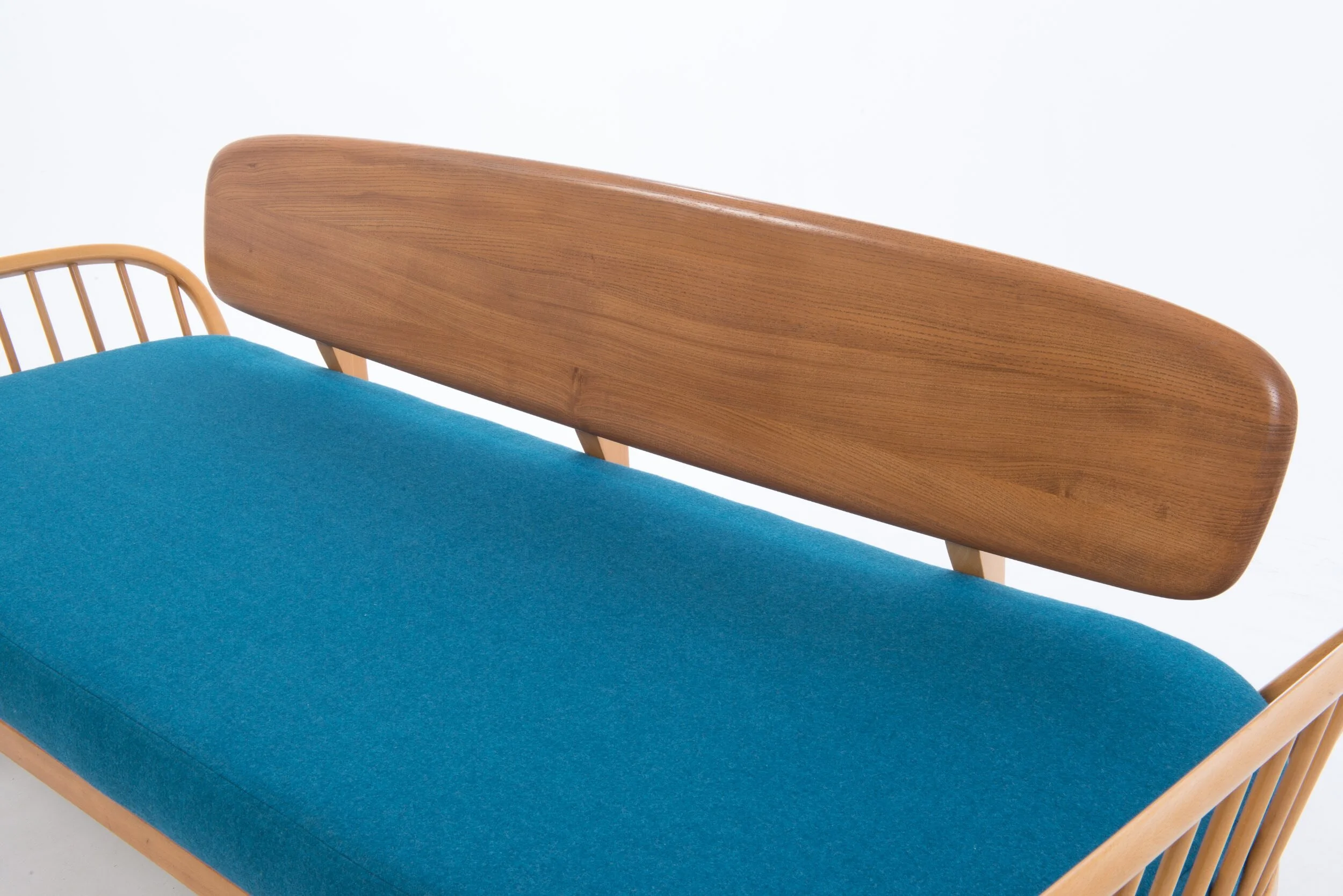 ercol-daybed-teal-backboard.jpg