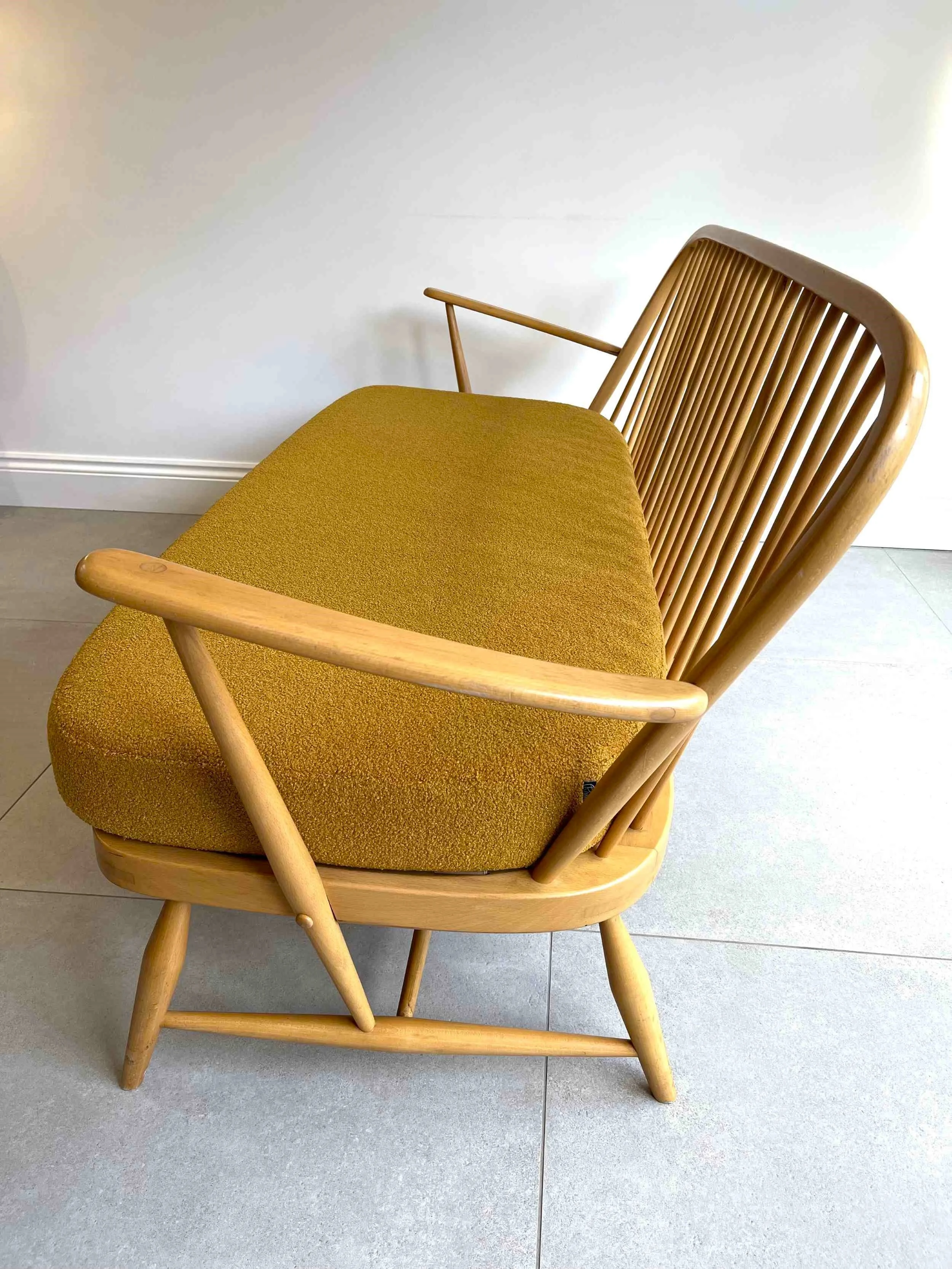 ercol 334-3 back must end.jpg
