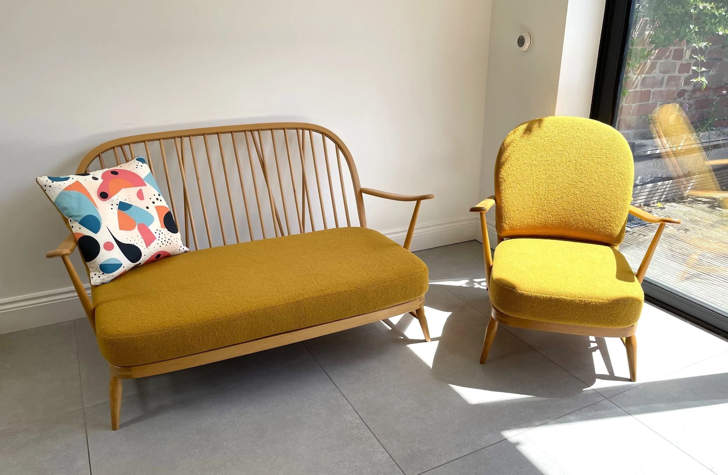 203-2 Must.k.jpg