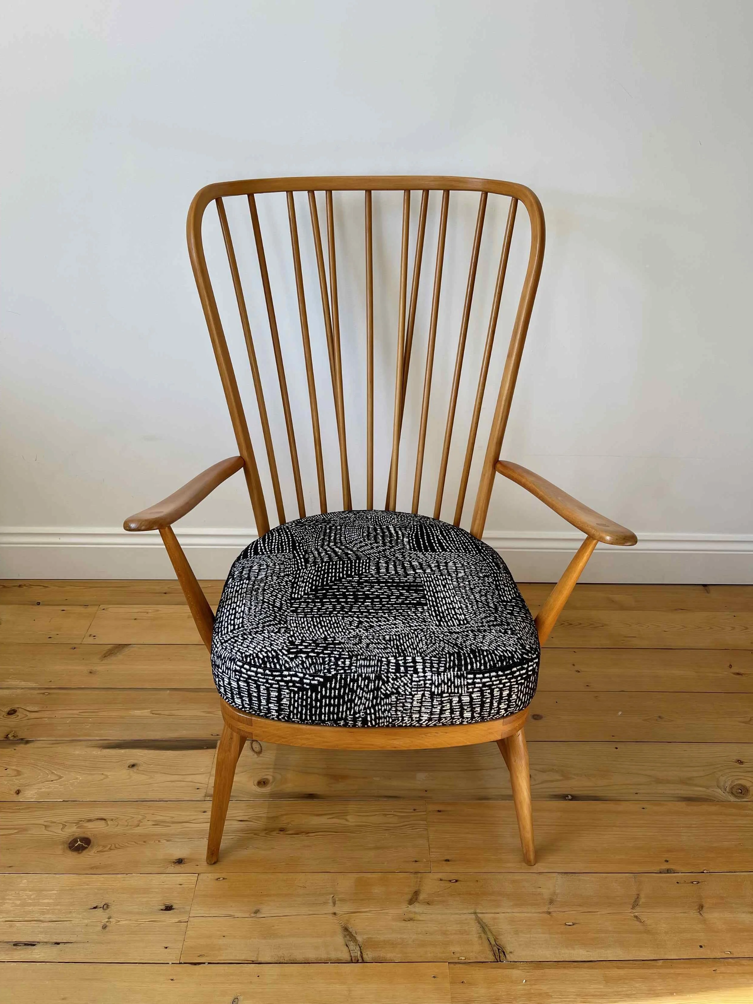 478 black white dash 2.jpg