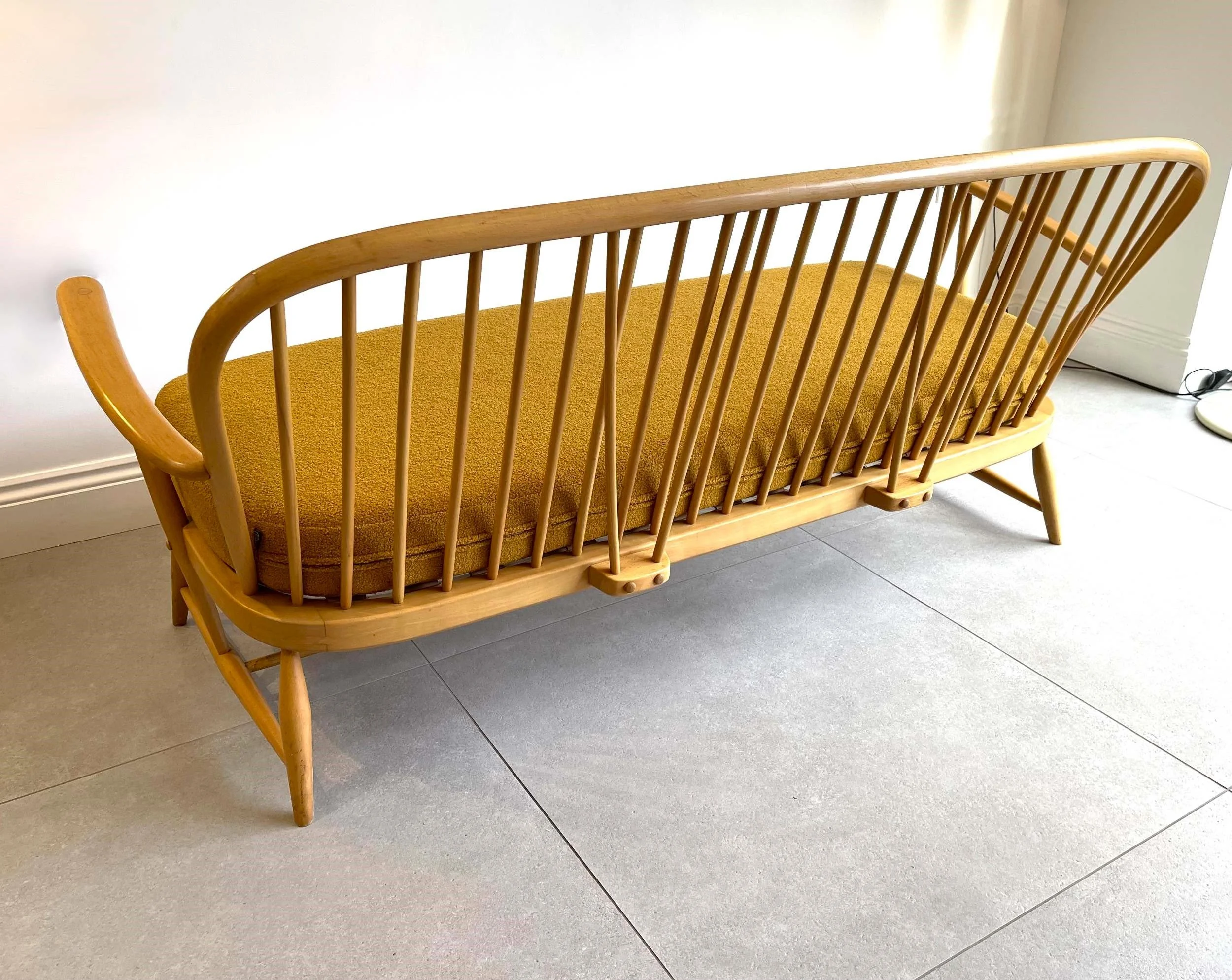 ercol 334-3 back must b.jpg